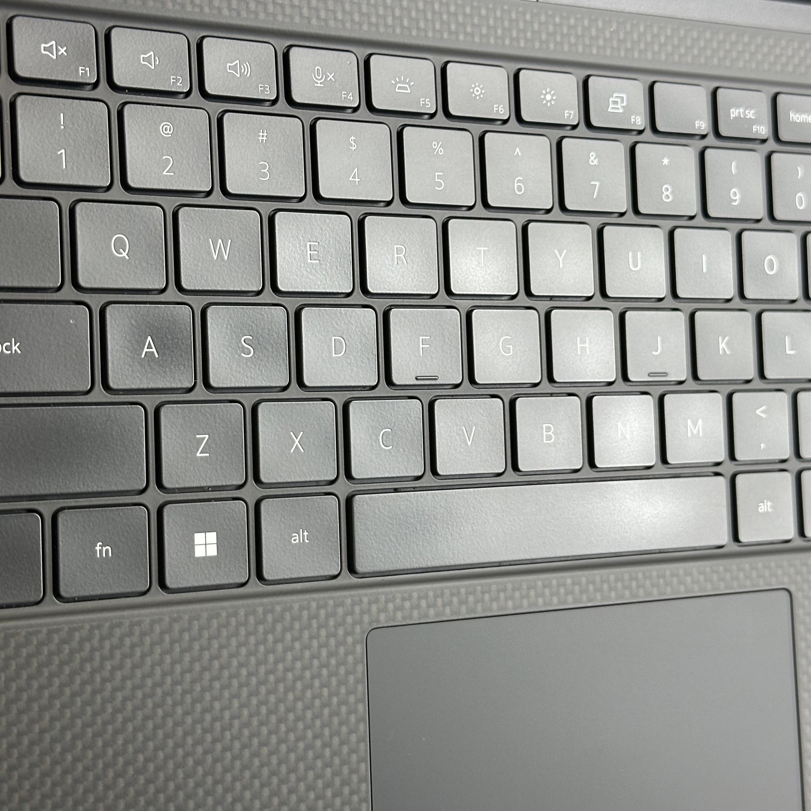 Dell Precision 5480 14 Gray FHD 2.5 GHz i7-13800H 32GB 256GB SSD RTX A1000 Good