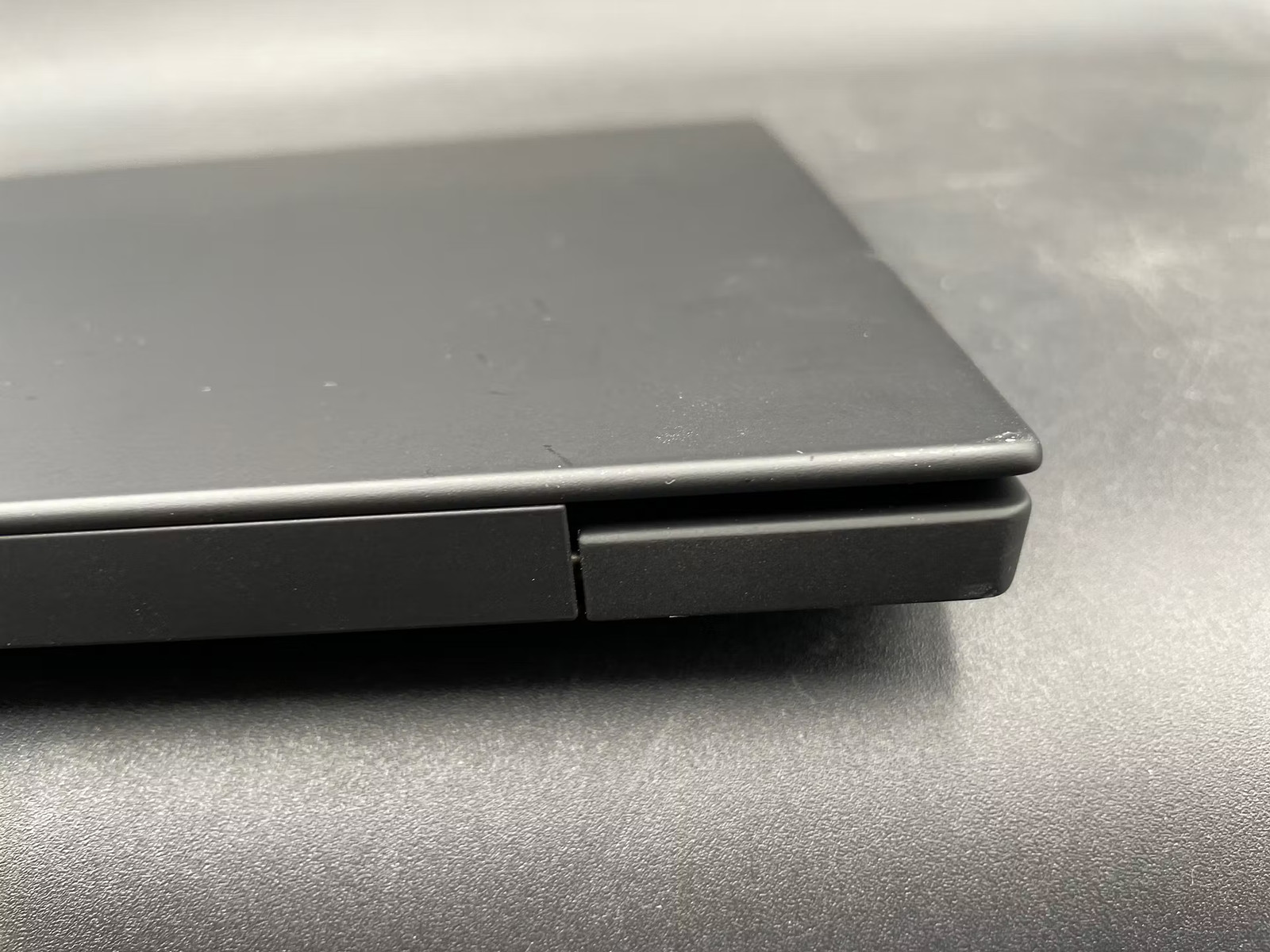 Lenovo ThinkPad P1 Gen 3 Used 15.5″ (i7-10850H-16GB-1000GB / 512GB NVMe)