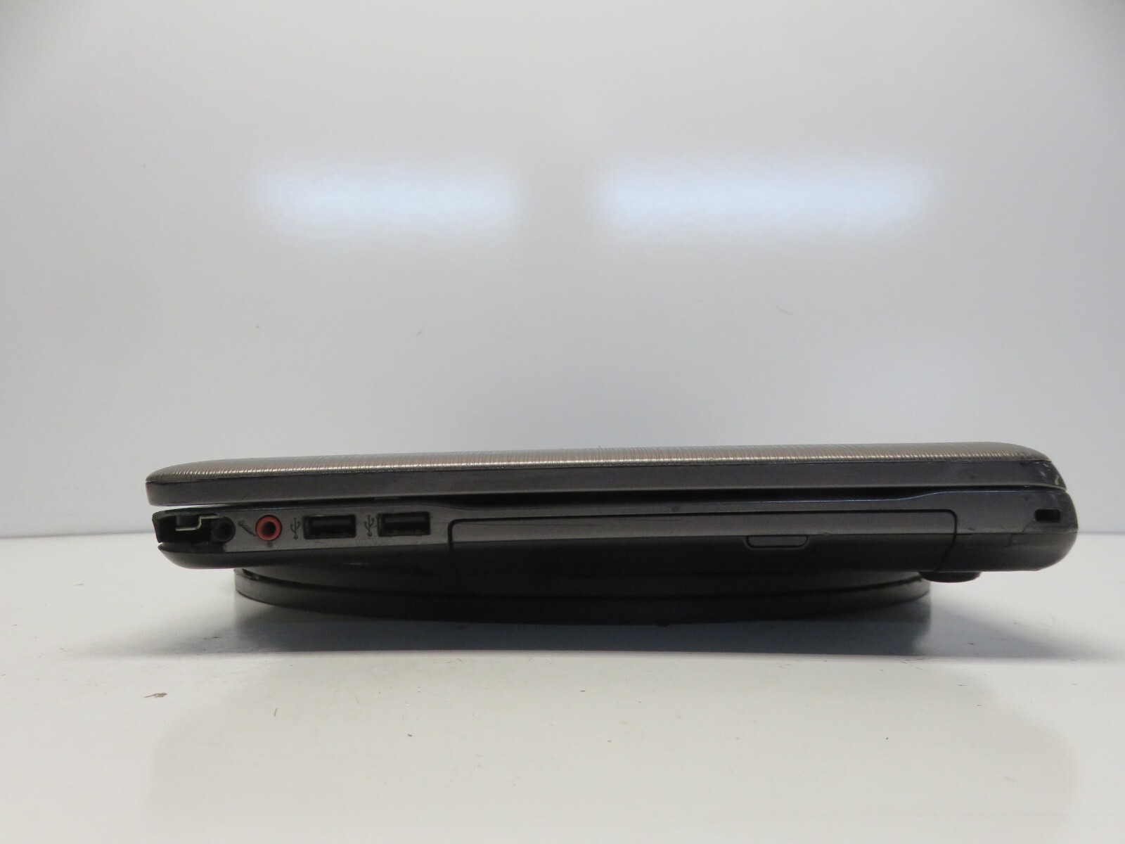 Sony Vaio VGN-NW320F Intel Core 2 Duo T6600 2.2GHz 2 GB NO HDD No Batt