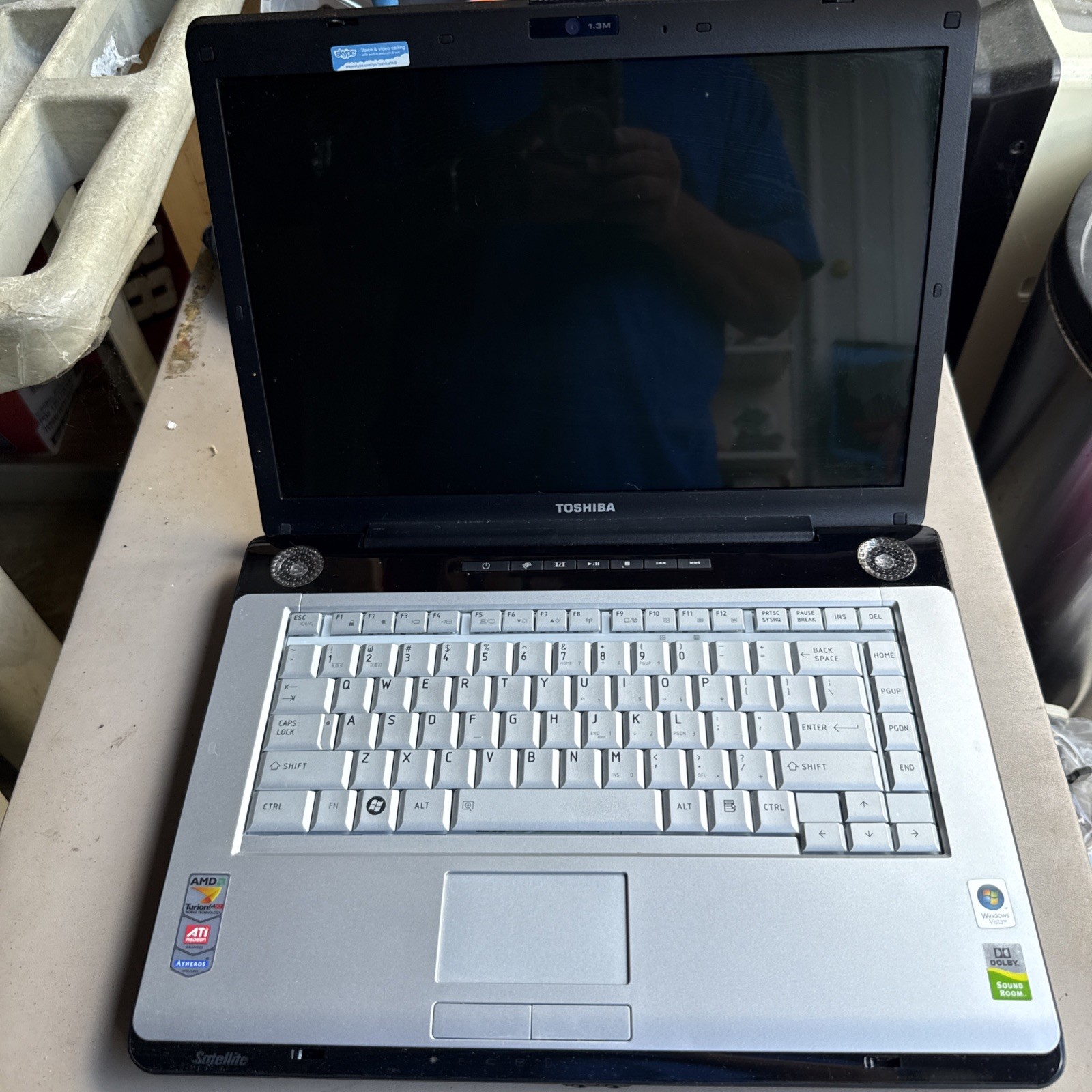 Toshiba Satellite A215-S4747 AMD Turion 64 X2 No Batt Windows Vista w/ Key As Is