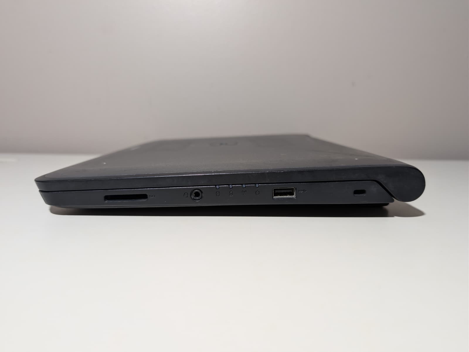 13″ Dell Latitude 3350 TouchScreen | i3 5th 8GB RAM 128GB SSD | Win 11 Pro