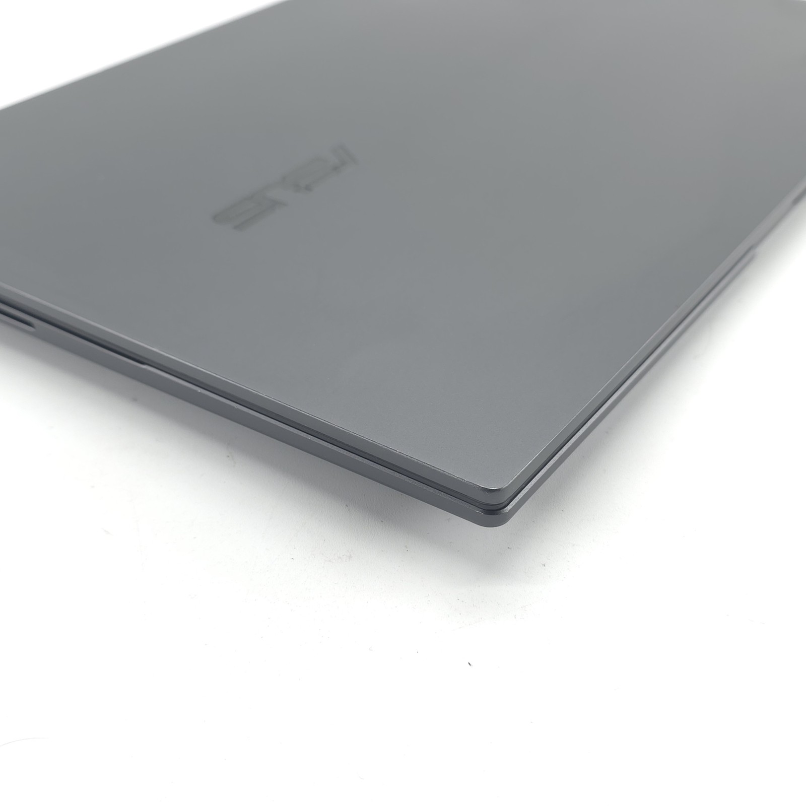 ASUS Zenbook Q415M 14″ OLED Touch Core Ultra 5 125H 512GB SSD 8GB RAM, Dented