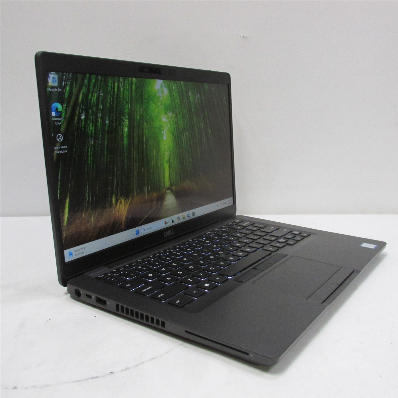 Dell Latitude 5400 i5-8365U 1.6GHz 8GB RAM 256GB m.2 14″ Windows 11 Pro COSM DMG