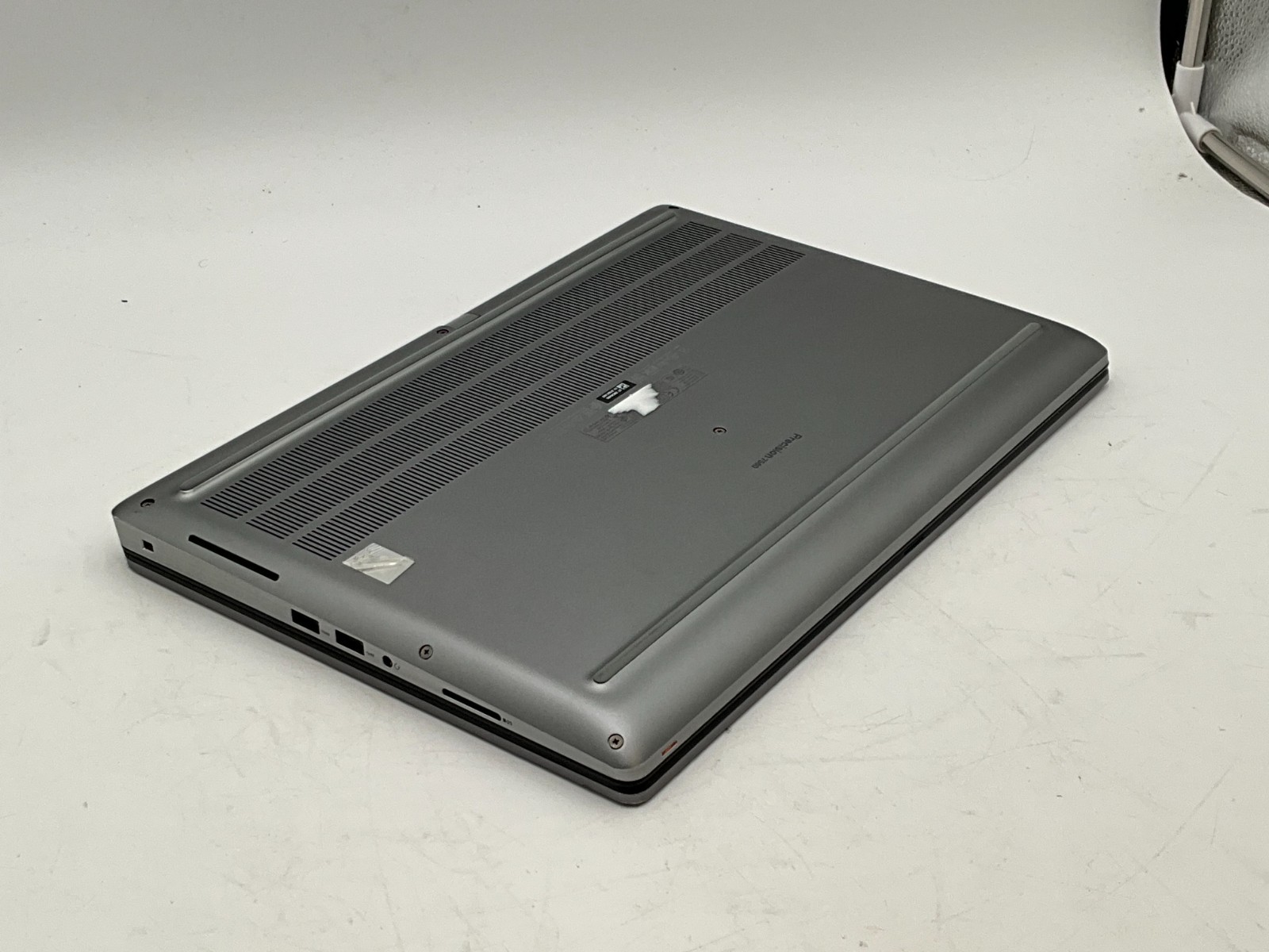DELL Precision 7560 i7-11850H 2.50g 32GB 1tb T1200 15.6″ WIN11 Laptop 2MCW4M3