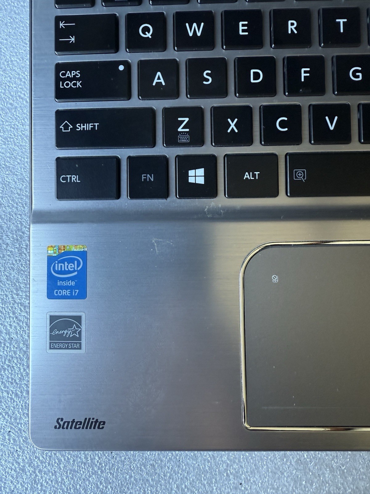 Toshiba Satellite P55T-A5118 Intel Core i7-4500U 1.80 GHz 8 GB RAM NO HDD/OS
