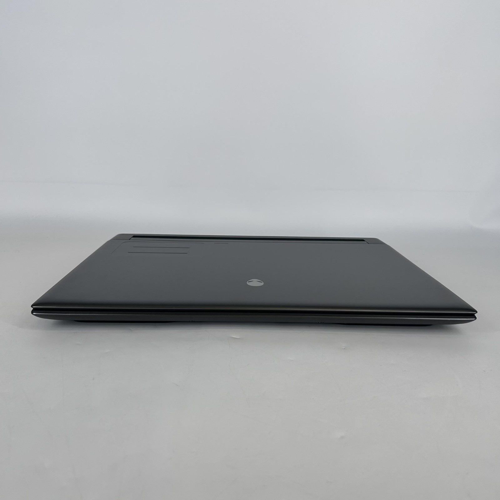 Dell Alienware M18 R1 480Hz FHD+ 2.5 GHz Ryzen 9 7945HX 32GB 1TB SSD RX 7900M