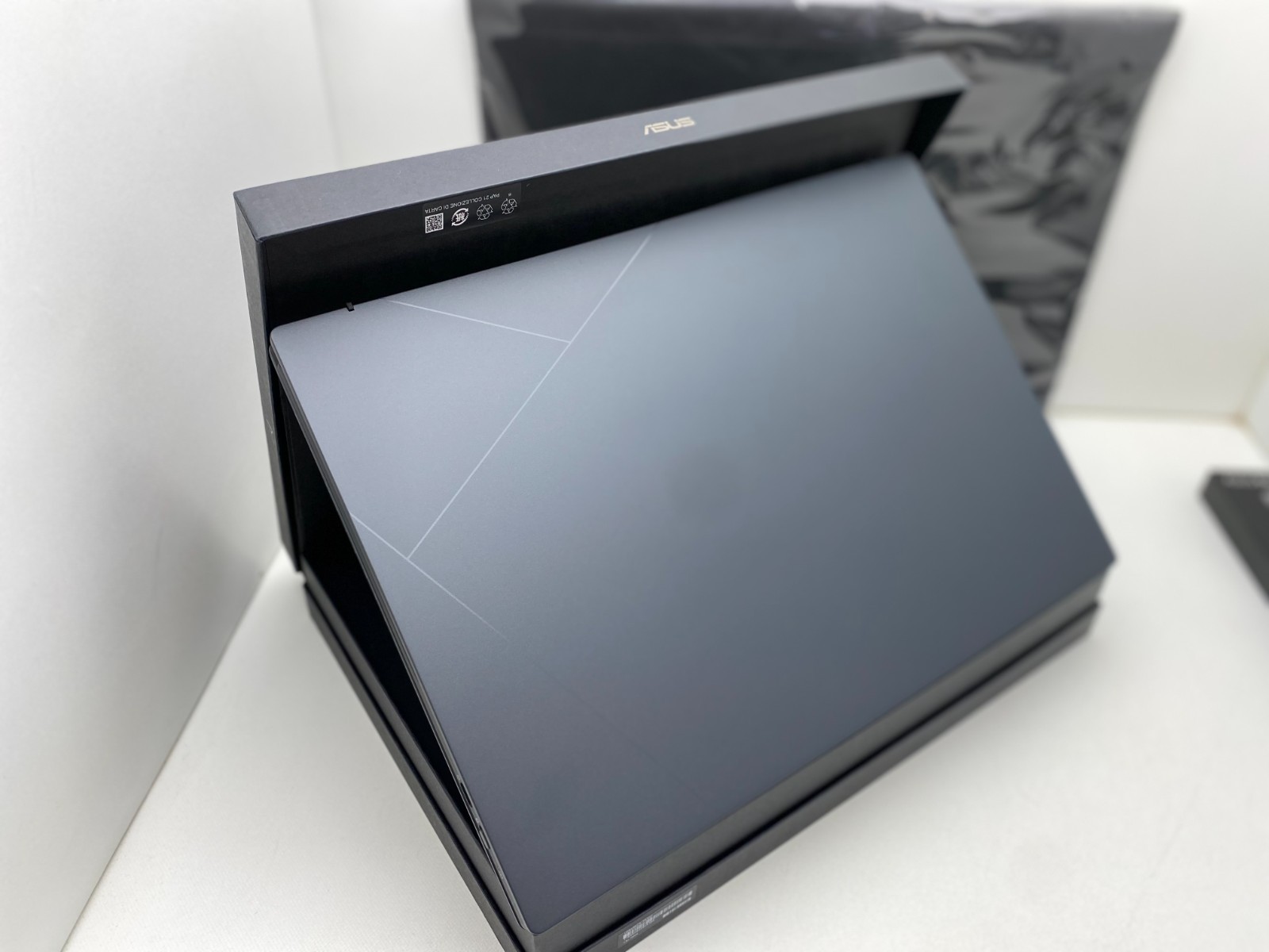 ASUS 14″ Zenbook Duo UX8406CA 32GB/1TB SSD 120Hz Dual Screen Touchscreen + Pen