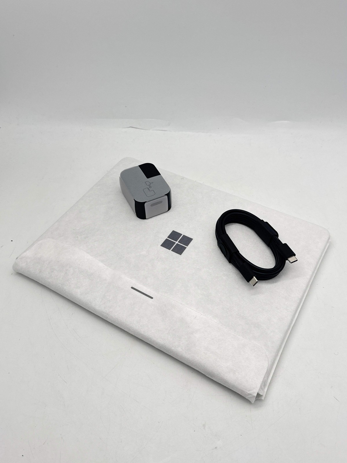 Microsoft Surface Laptop 2156 13″ Core Ultra 5 16GB 512GB Silver Used