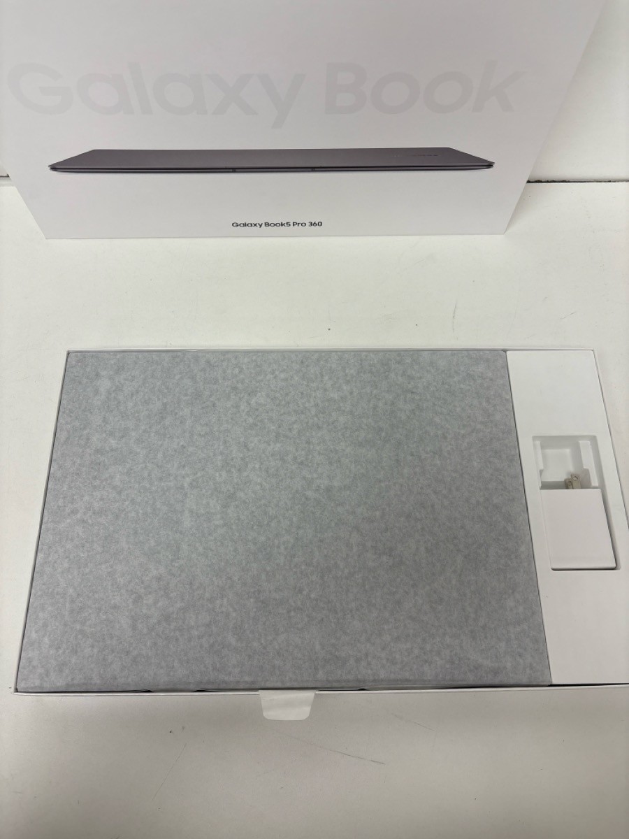 SAMSUNG GALAXY BOOK5 PRO IOB (P08036527)