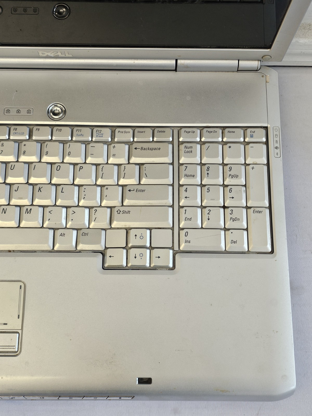 Dell Inspiron 1720 Laptop – VERY DIRTY CASE – 1GB RAM – NO BATT – Parts – READ