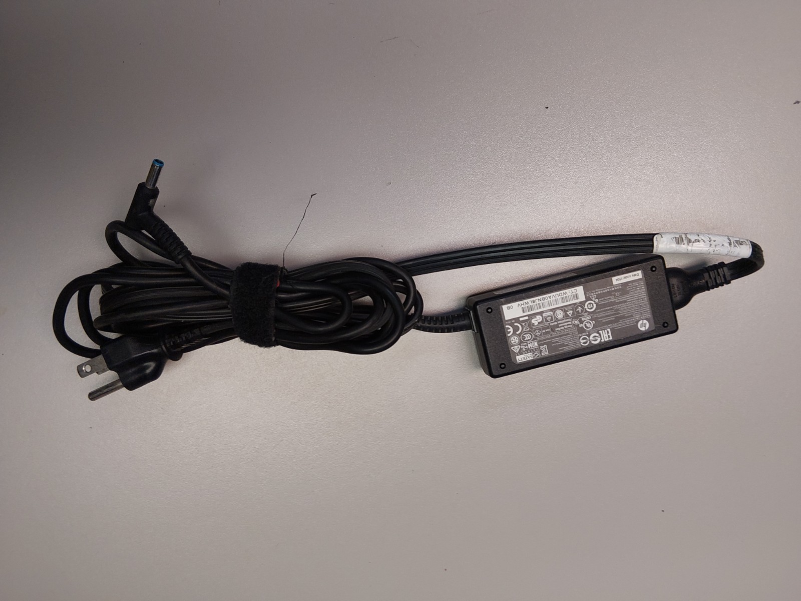 HP 15-R132WM ORIGINAL HP RECHARGER