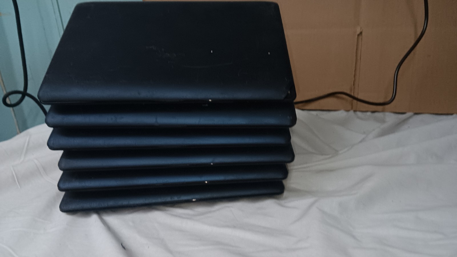 Lot of 6 ASUS EEe PC Mini Netbooks Laptops Intel Atom 1.6 GHz 160 GB HD Linux OS