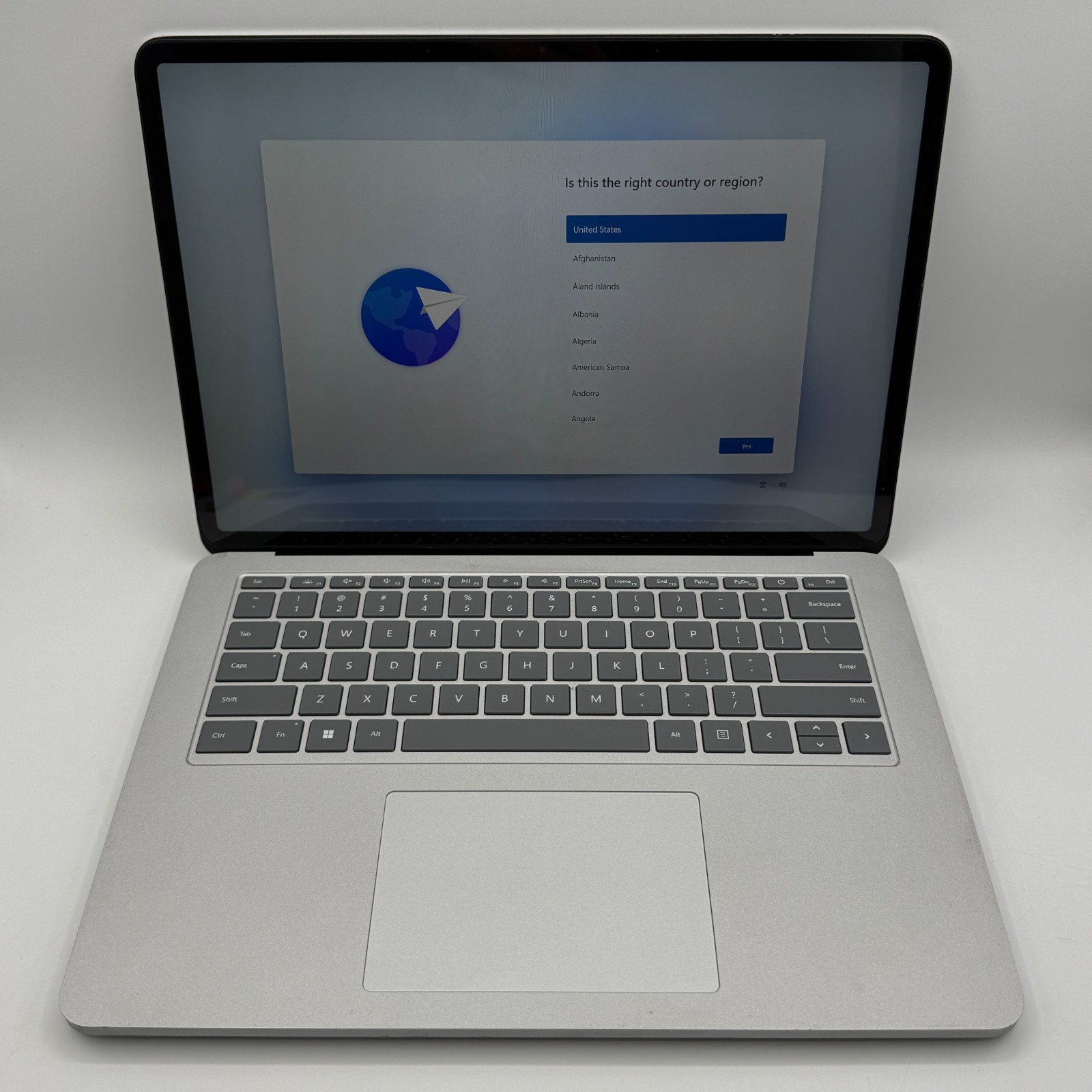 Microsoft Surface Laptop Studio 1964 14.4″ i7-11370H RTX 3050 Ti 16GB RAM 512GB