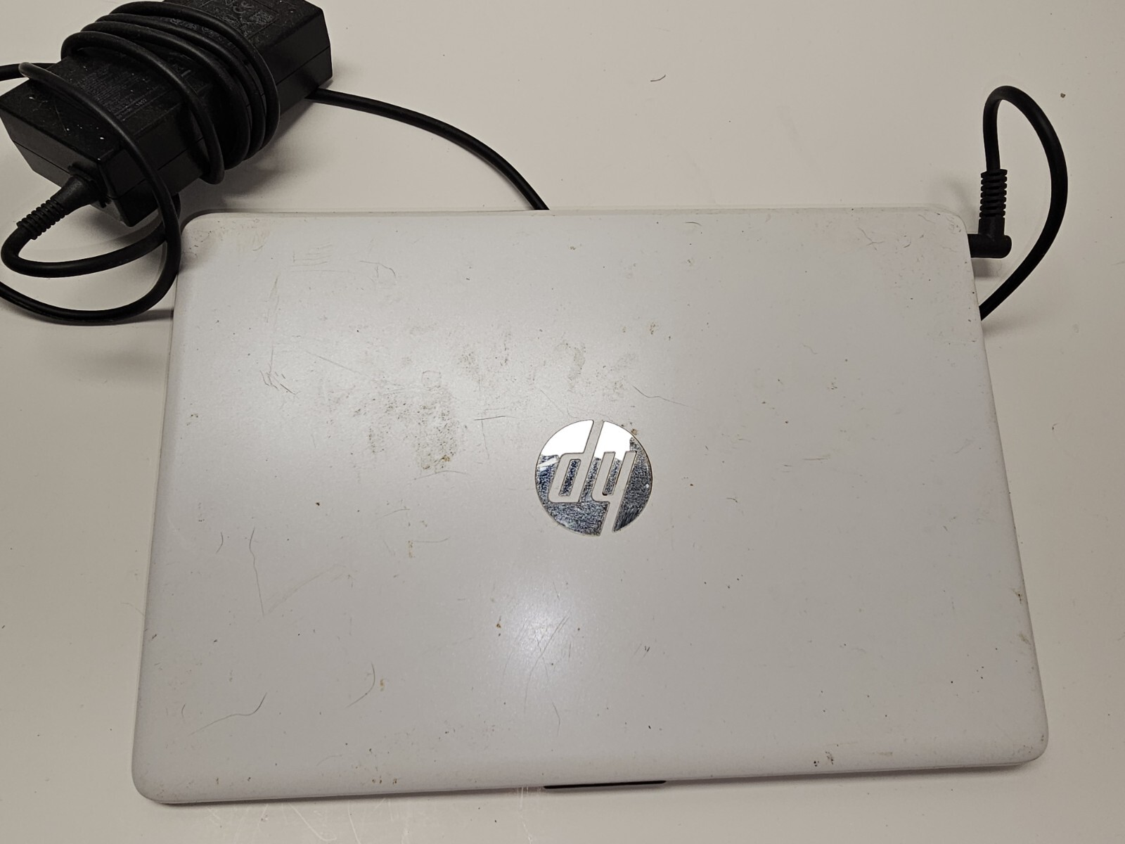 HP Stream 11.6 inch (32GB, Intel Celeron N, 1.10GHz, 4GB) Broken Screen