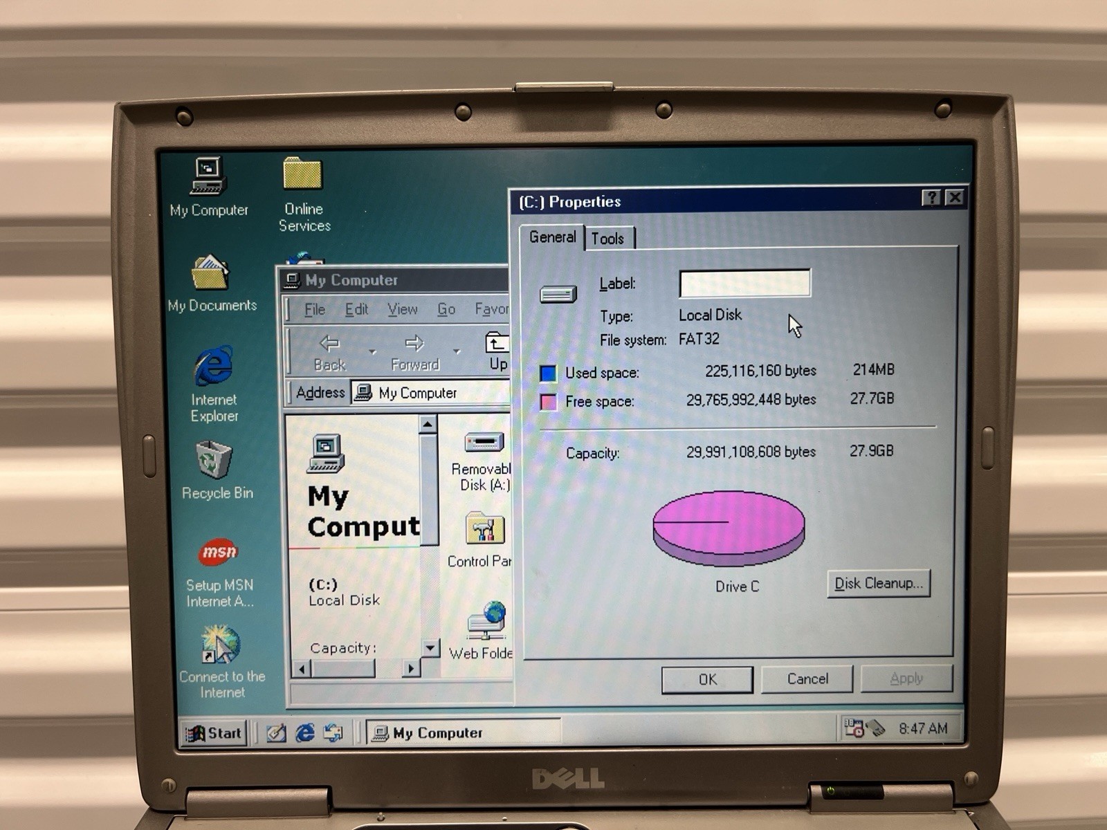 Dell Latitude D600 Windows 98 SE Laptop – Centrino , 512MB RAM, ATI GPU AS IS