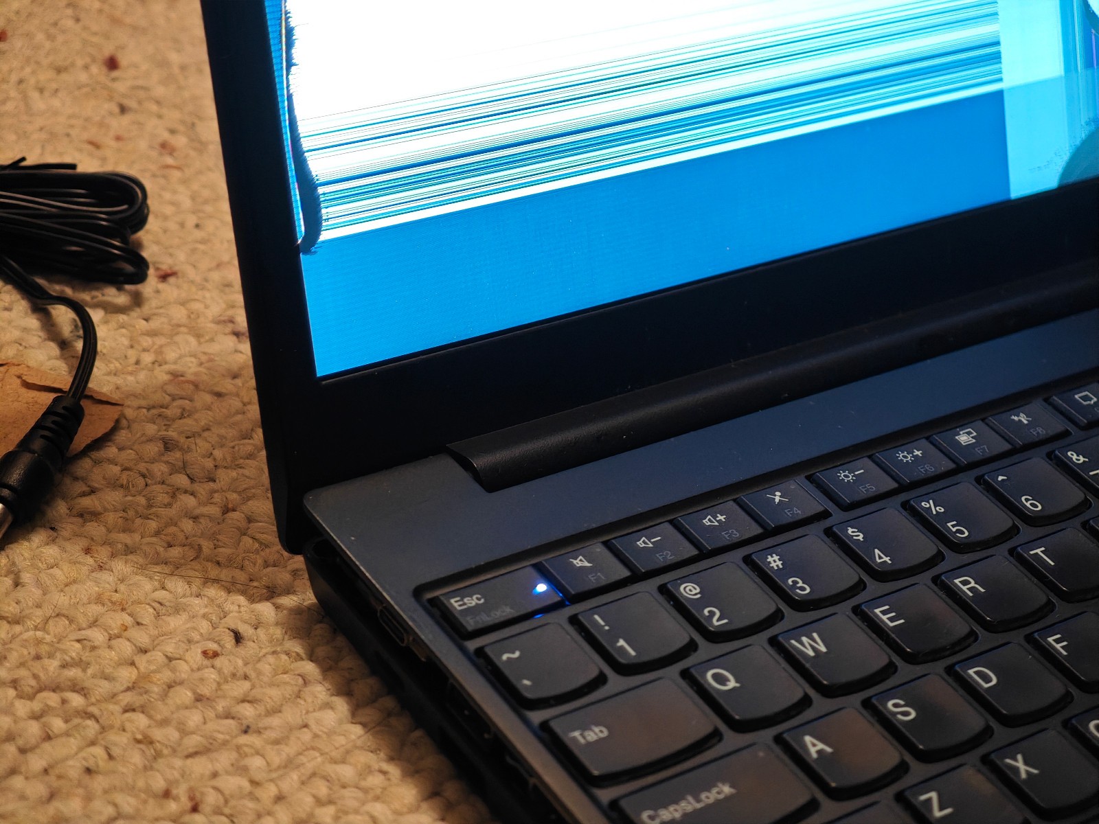 Lenovo ThinkPad E15 Gen 4; NO SSD, 4GB RAM, AMD Ryzen 3 5000; BROKEN SCREEN