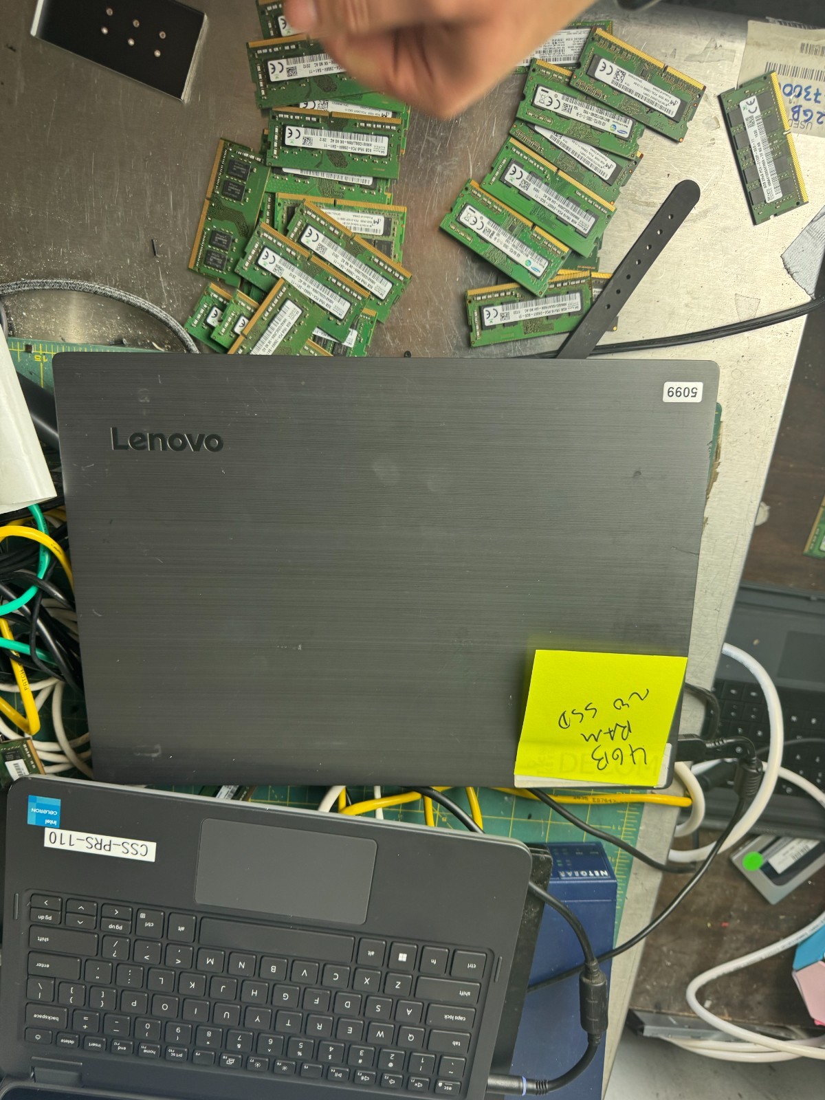 Lenovo V330-14ARR AMD Radeon Ryzen 3, 4GB RAM Laptop For Parts/Repair #5099
