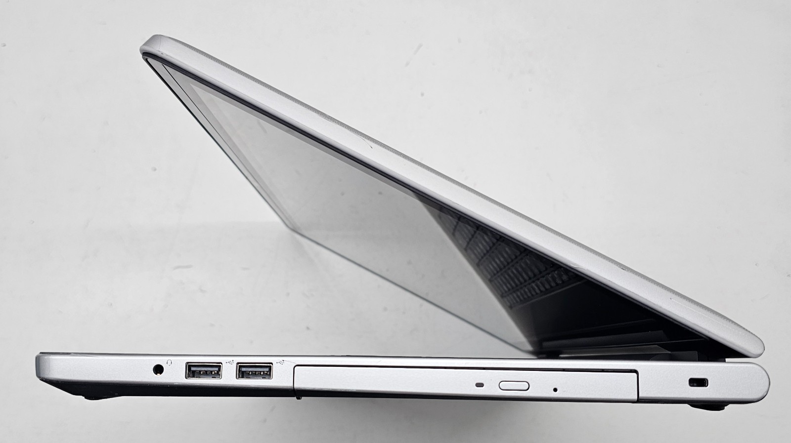 Dell Inspiron 5755 17.3″ Laptop AMD A8-7410 4GB Ram NO HD/OS (FL)