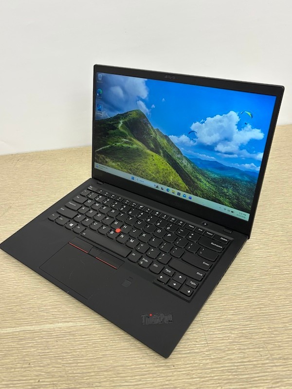 Lenovo ThinkPad X1 Carbon Gen 6 i5-8350U 1.70GHz 8GB 256GB Windows 11 Pro Laptop