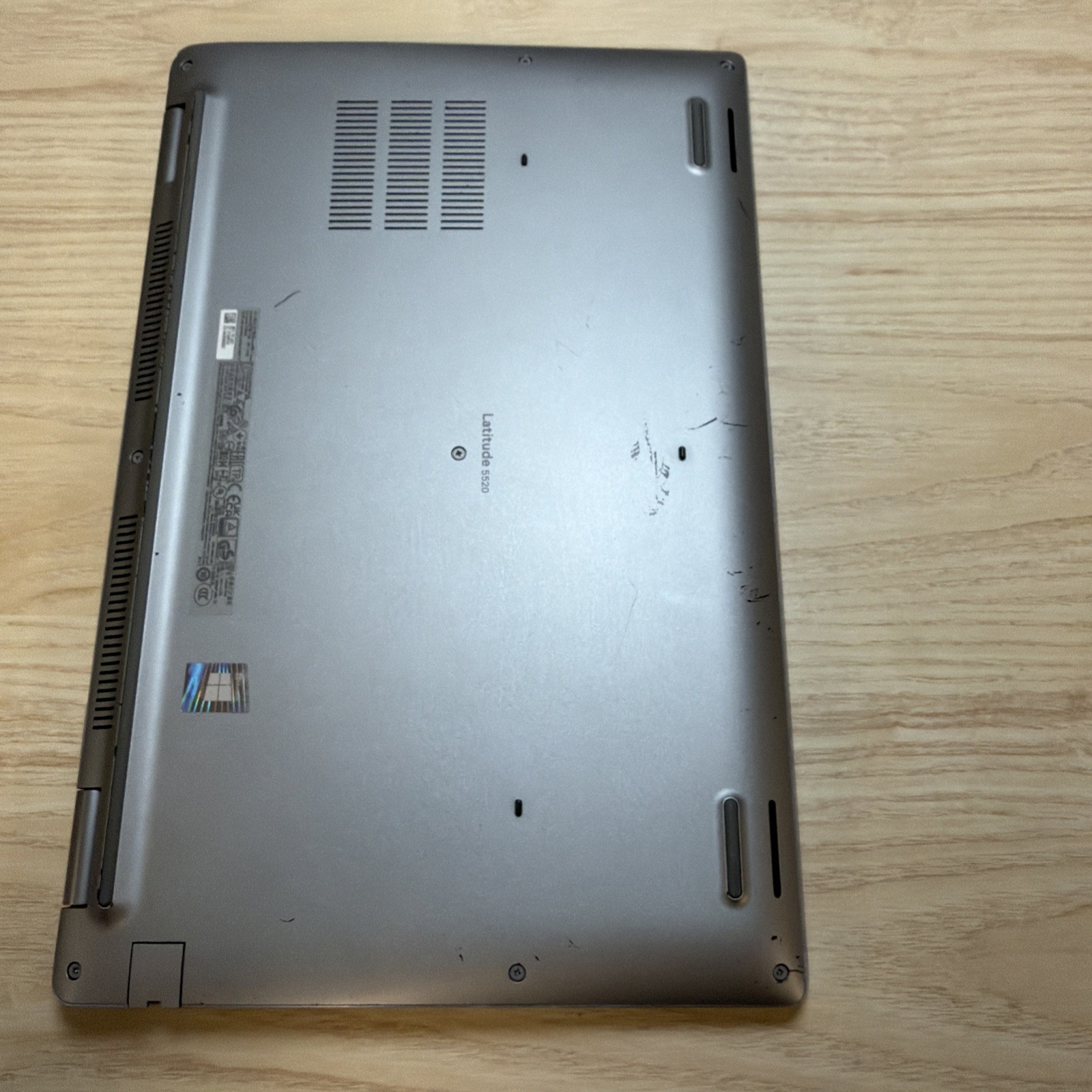 Dell Latitude 5520 i5-1145G7 16GB 512GB SSD 15″ FHD No OS – Good Battery