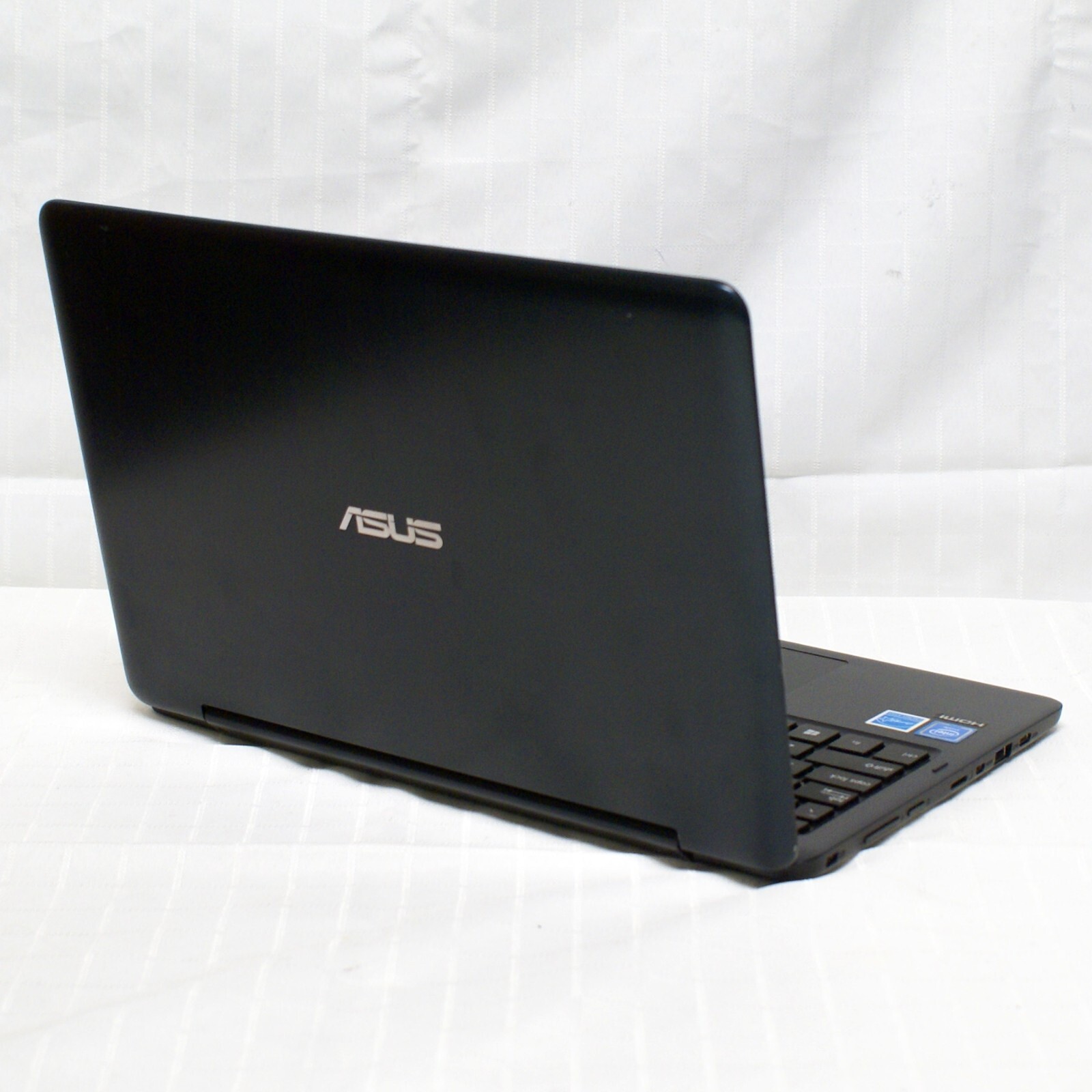 ASUS TP200SA Celeron N3050 1.6 GHz 4GB 64gb EMMC Touch Screen Windows 10 Home