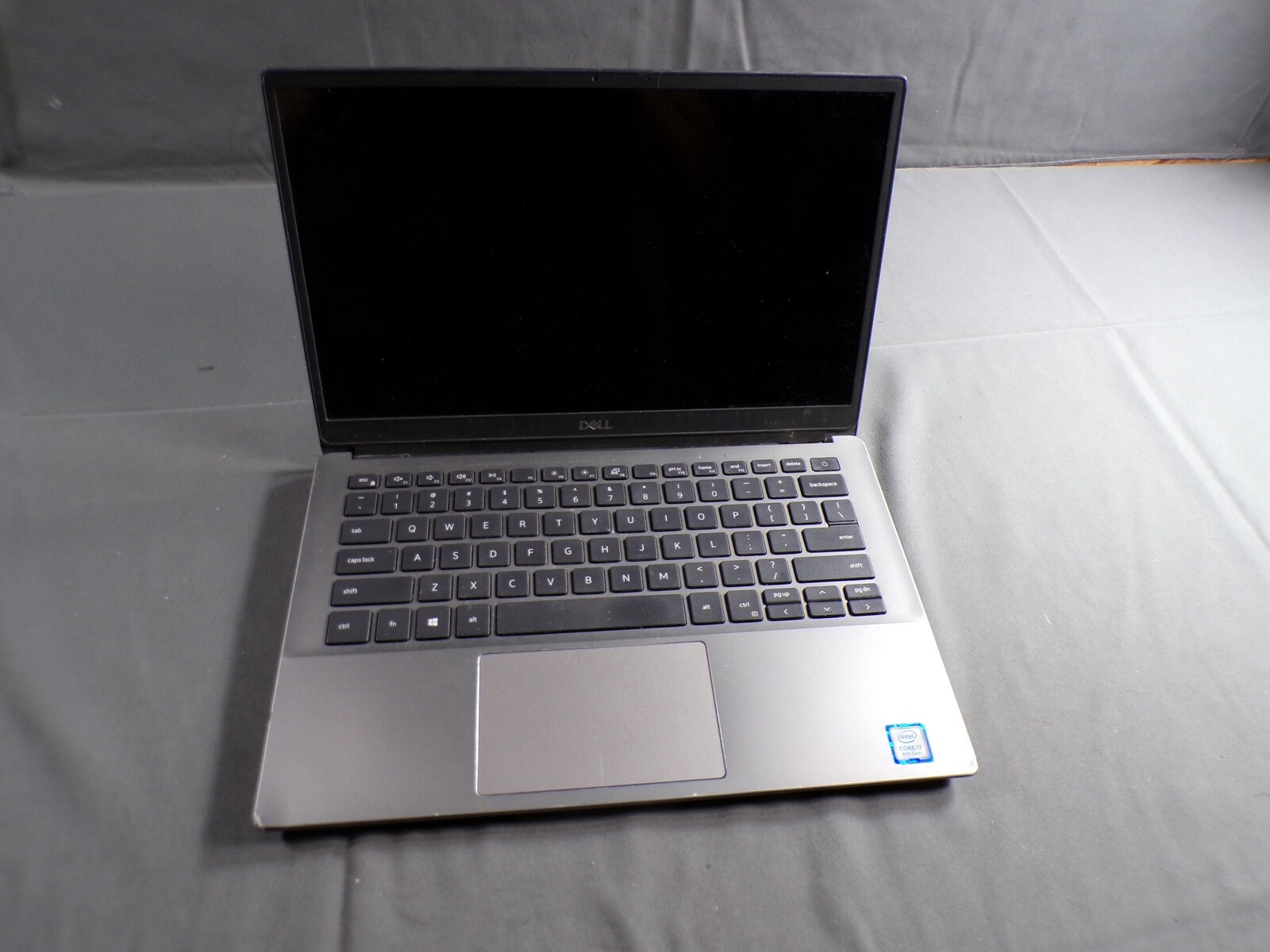 DELL LATITUDE 3301 INTEL CORE I7-8565U 8GB RAM **POWER ON