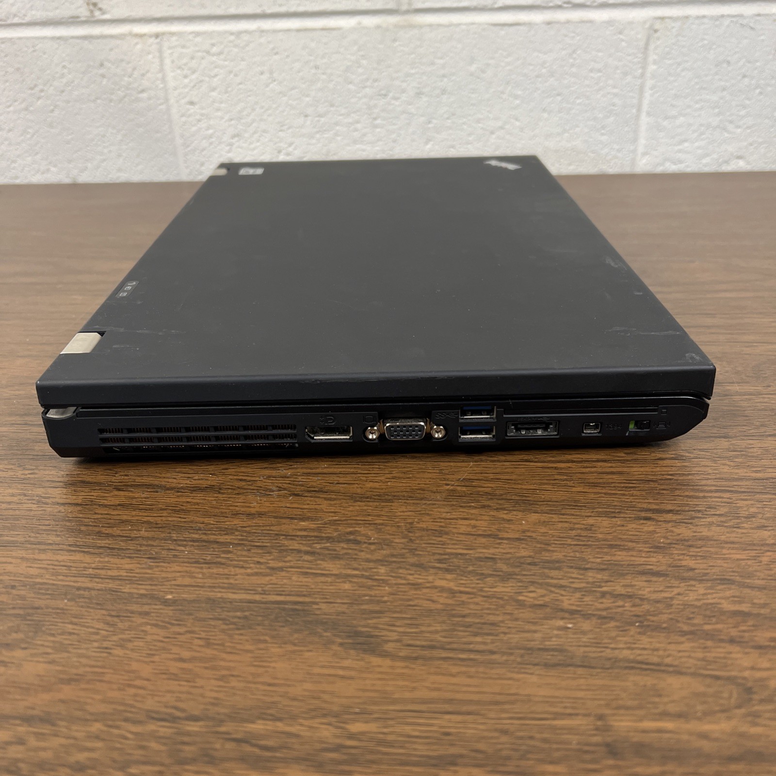 Lenovo ThinkPad W510 15.6″ Intel Core i7-720QM 1.60GHz 4GB RAM – NO HDD/OS/BATT