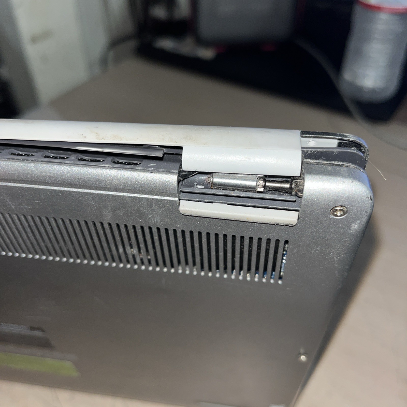 DELL LATITUDE 3301 INTEL CORE I7-8665U 8GB RAM NO HD