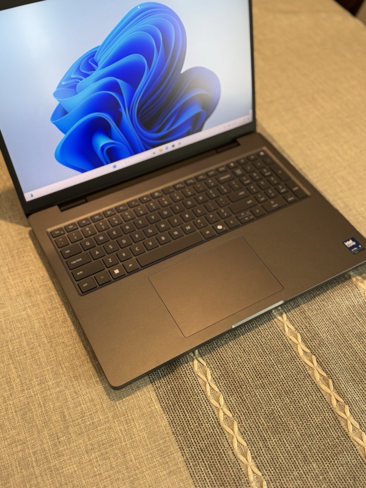 Dell Pro Max 16 Plus–Intel Ultra 9 285HX 64GB RAM RTX PRO 3000 2TB 120Hz