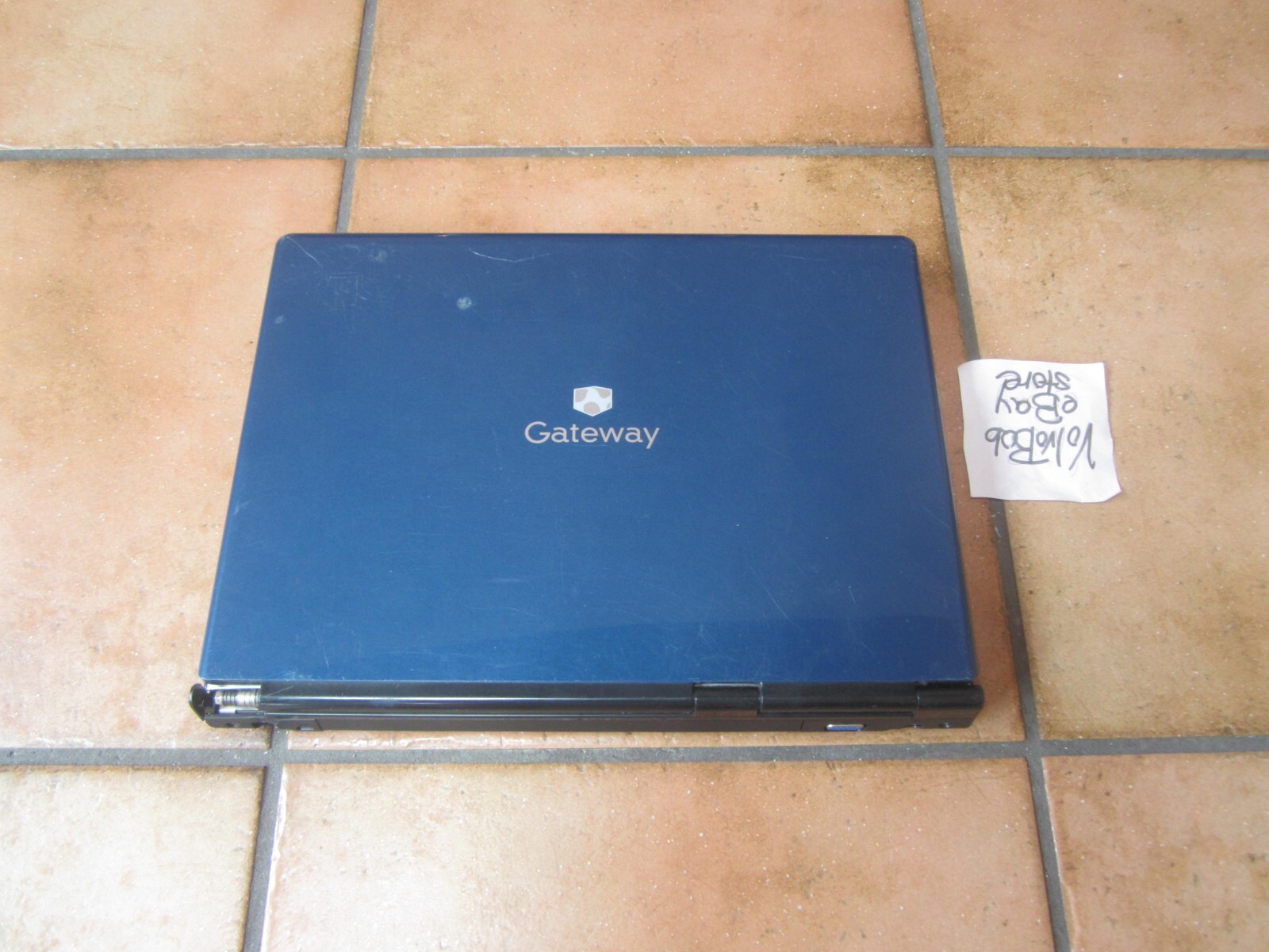 FOR PARTS – BLUE GATEWAY T-6836 W350I T-SERIES Laptop 2GBRAM NoHD BOOTS TO BIOS
