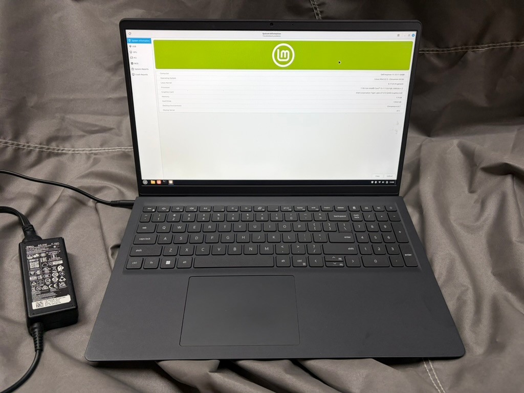 Dell Inspiron 3511 15″ Intel i3-1115 @ 3 ghz 8gb RAM 128 HDD