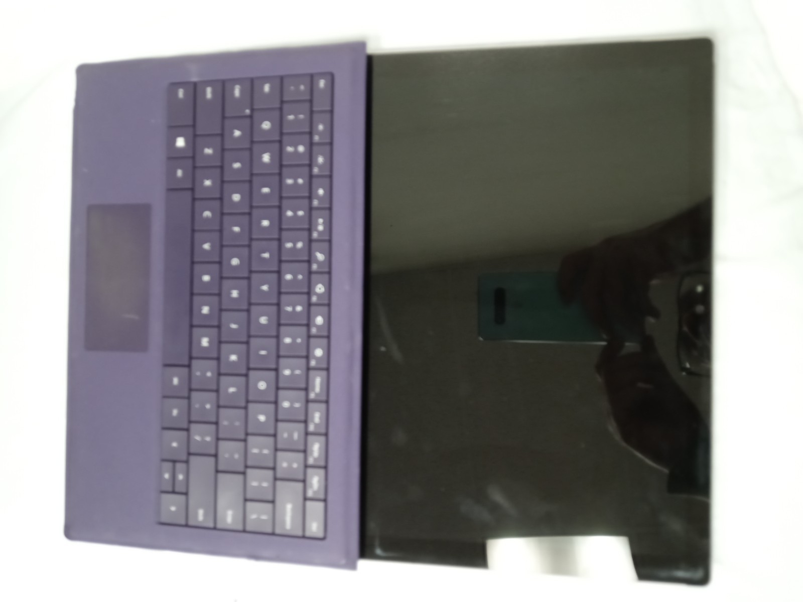 MICROSOFT SURFACE BOOK i5-6300U @ 2.4GHz, 8GB RAM, 256GB SSD, WIN 10 PRO NO AC