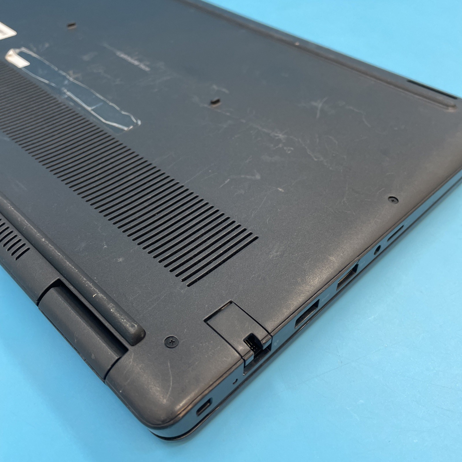Dell Latitude 3520 | i5-1135G7 | 8GB RAM | 256GB SSD | WIN 11 PRO | 71% BATT