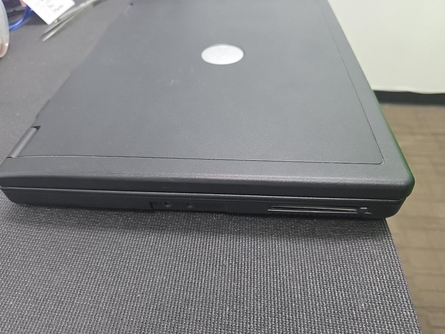 DELL INSPIRON 1000 – BOOTS TO BIOS – INTEL CELERON 2.2MHZ – 256MB RAM – READ -BB
