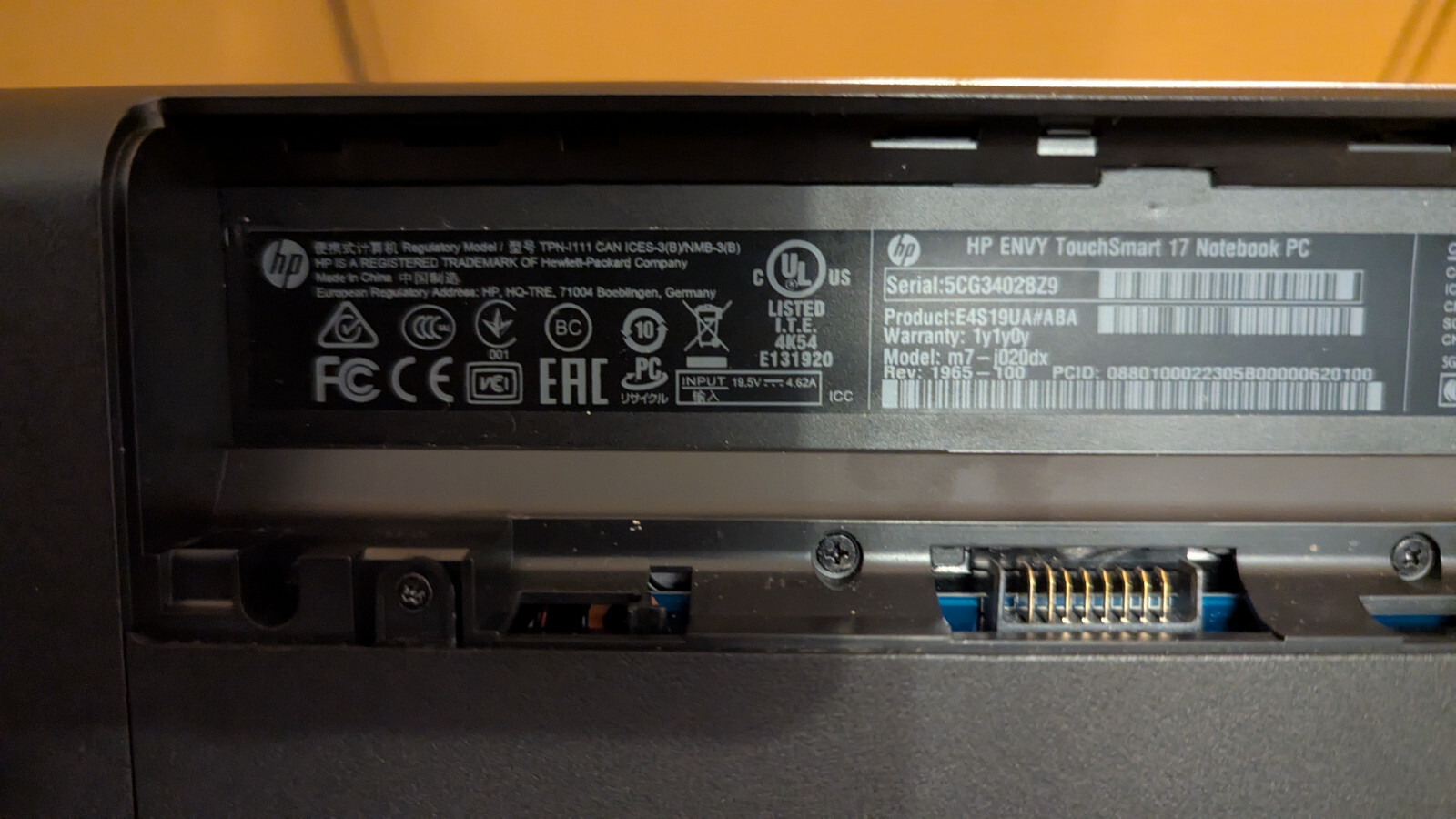 HP ENVY 17″ Laptop 8G 1TB i7-4700MQ – Touch Beats WORKS – Issue is Broken Hinges
