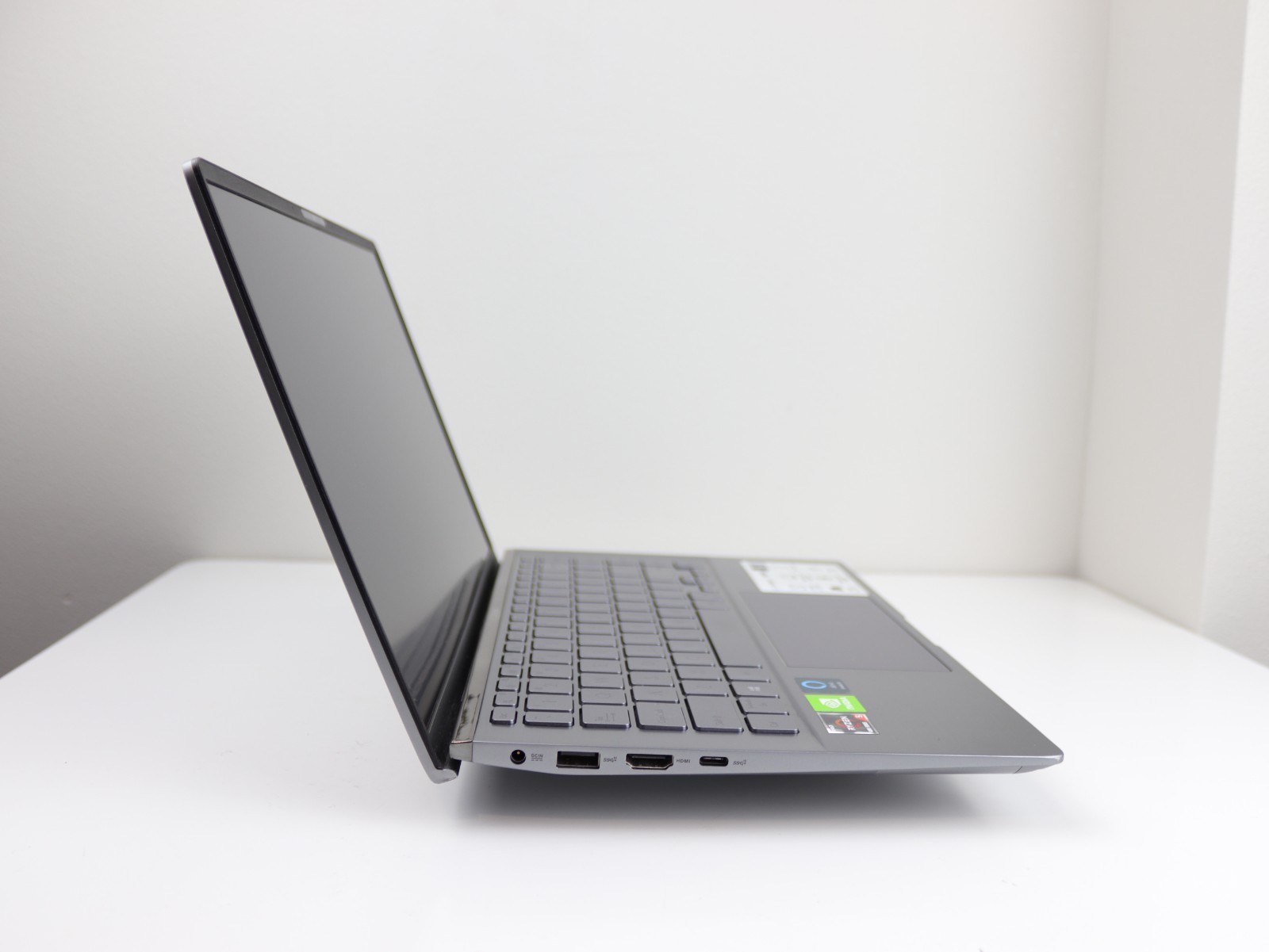 ASUS Zenbook UX434IQ 14″ Laptop Ryzen 5 4500U 8GB RAM 256GB SSD NVIDIA MX350