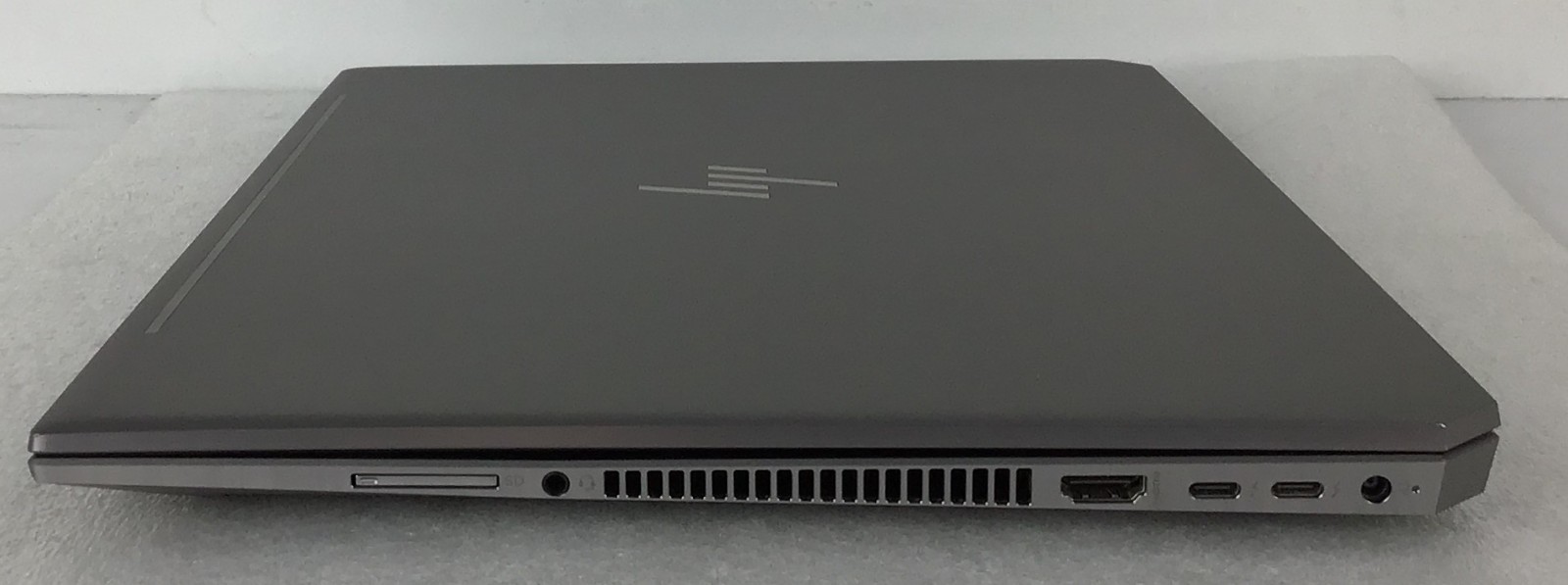 HP ZBook Studio G5 15.6″ I9-9880H 2.3 GHz 32GB 512GB NVIDIA QUADRO P1000 11 Pro