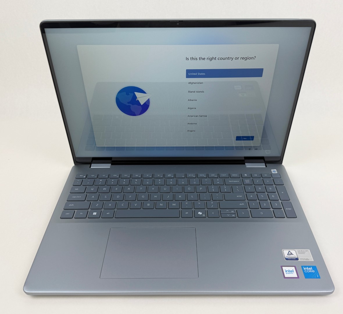 Dell Inspiron 5640 16″ 1920×1200 Touch Core 7 150U 32GB 1TB SSD W11H – Dents