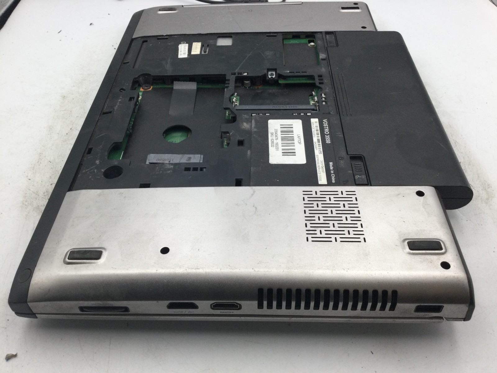 DELL VOSTRO 3550 – FOR PARTS/NO POWER – INTEL I5 – NO RAM -15″ – READ DESC – BB