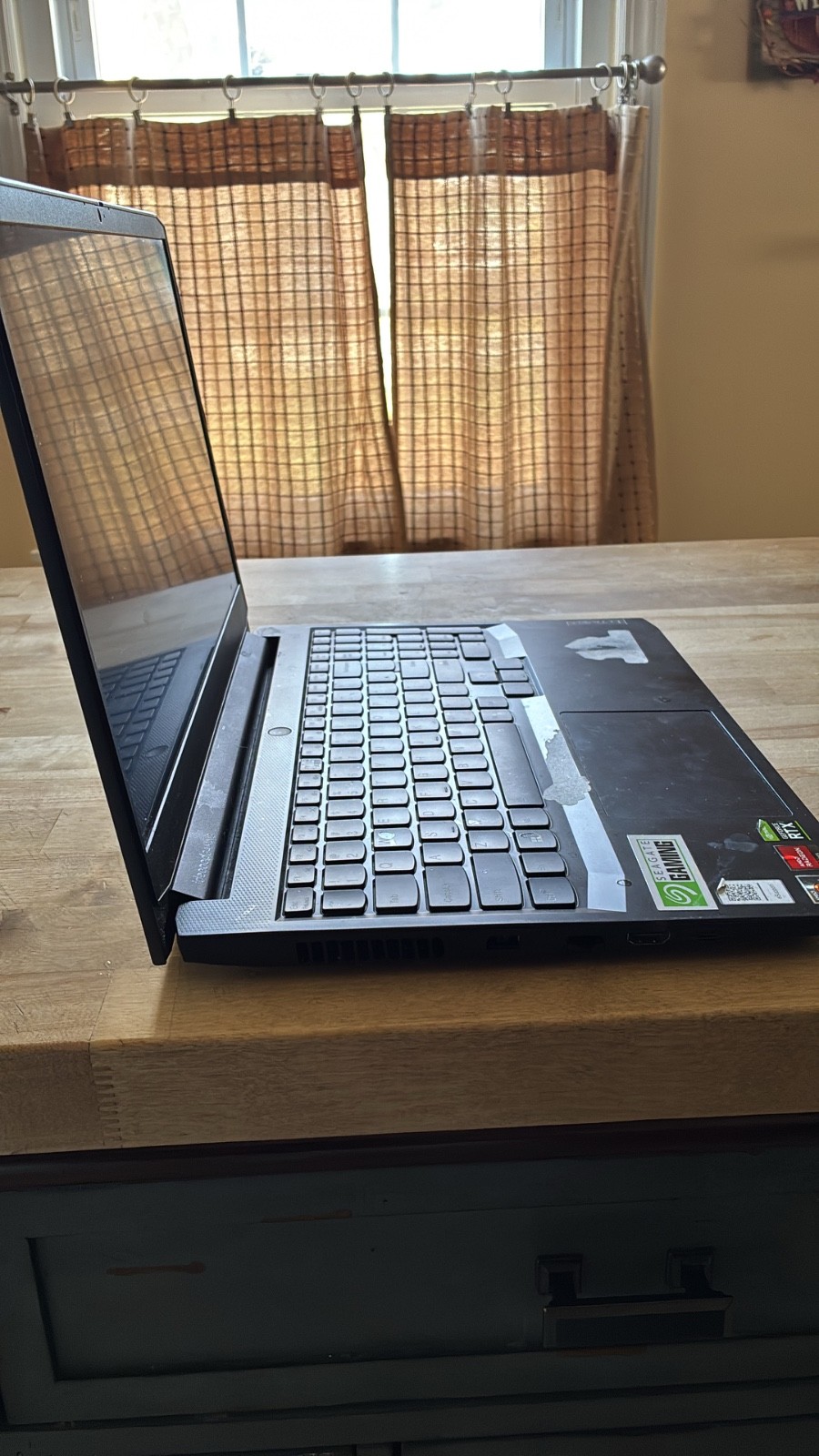 Lenovo IdeaPad Gaming 3 15ACH6 15.6″ (256GB SSD, AMD Ryzen 5 5000 Series,…