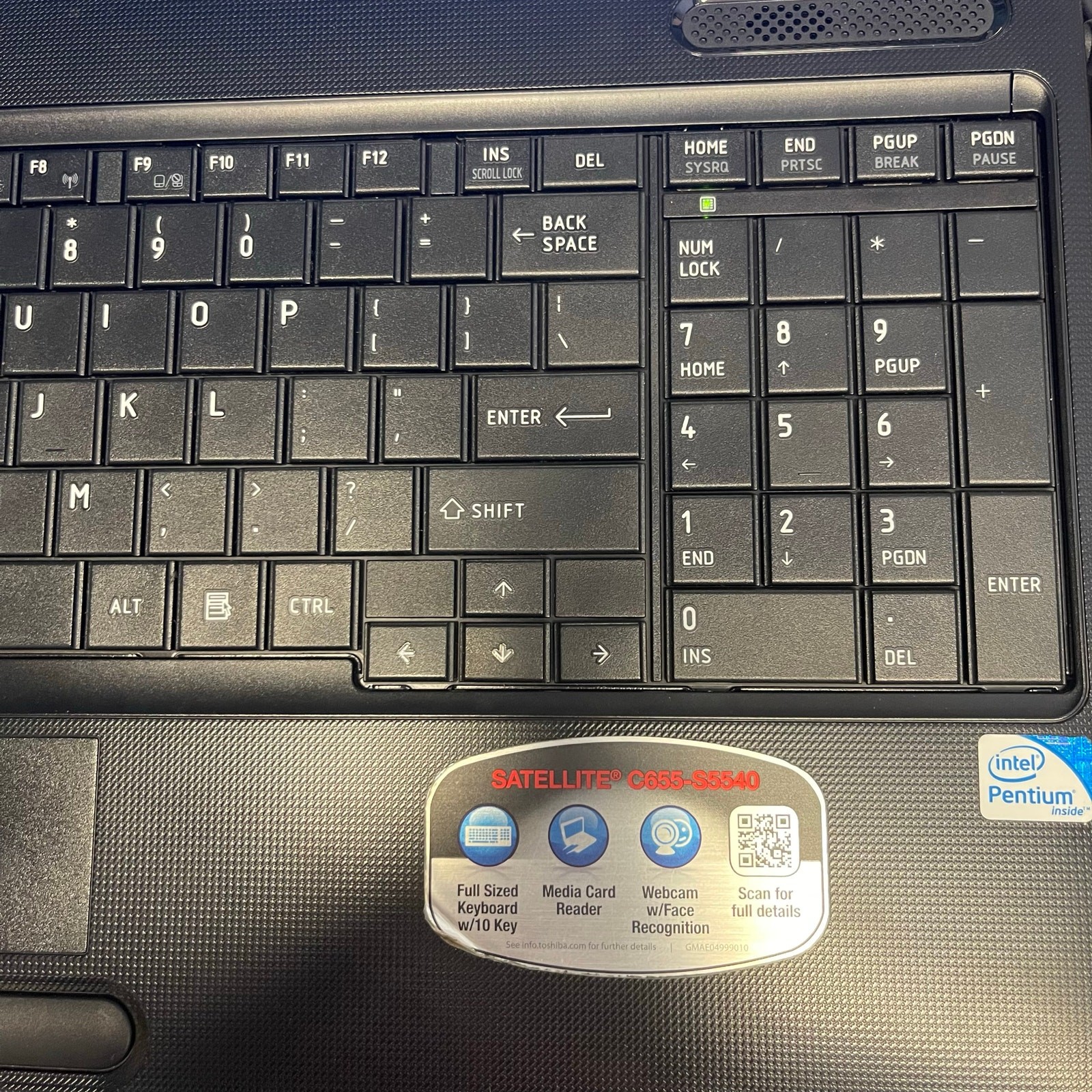 Toshiba Satellite C655 PARTS ONLY Laptop and Carrying Bag PLEASE READ