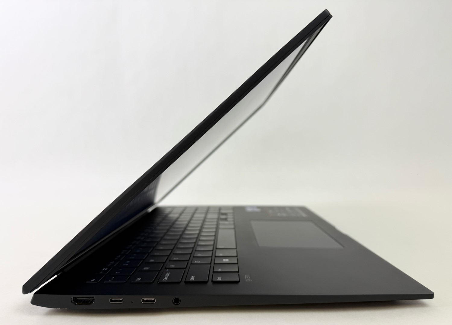 LG Gram 17Z90TL-H.AUB8U3 17″ 2560×1600 Touch Ultra 9 288V 32GB RAM 1TB SSD W11P
