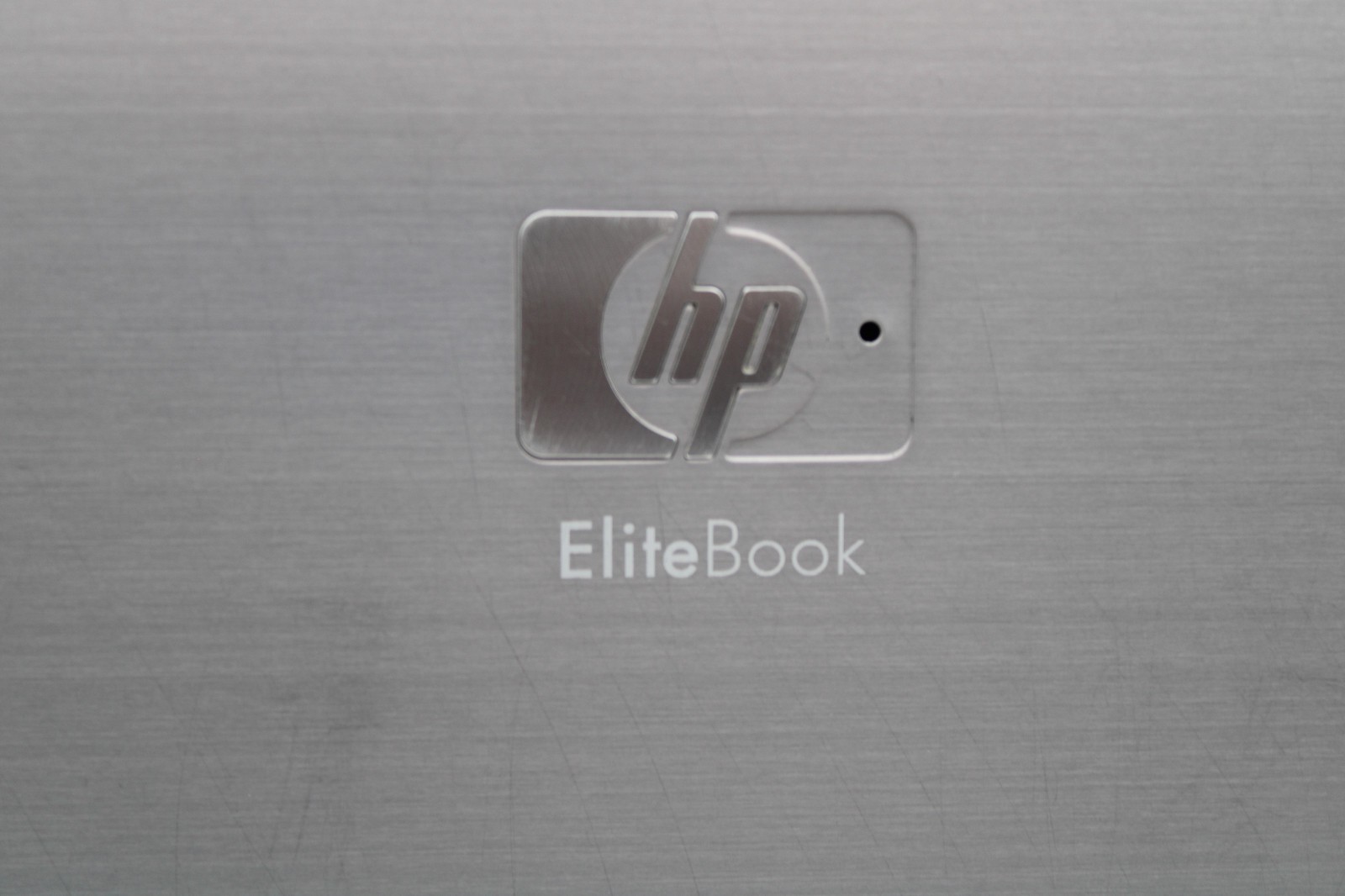 HP EliteBook 8730w _ 2 Duo-T9600 @ 2.8 _ 4GB RAM _ Radeon _ No SSD / OS