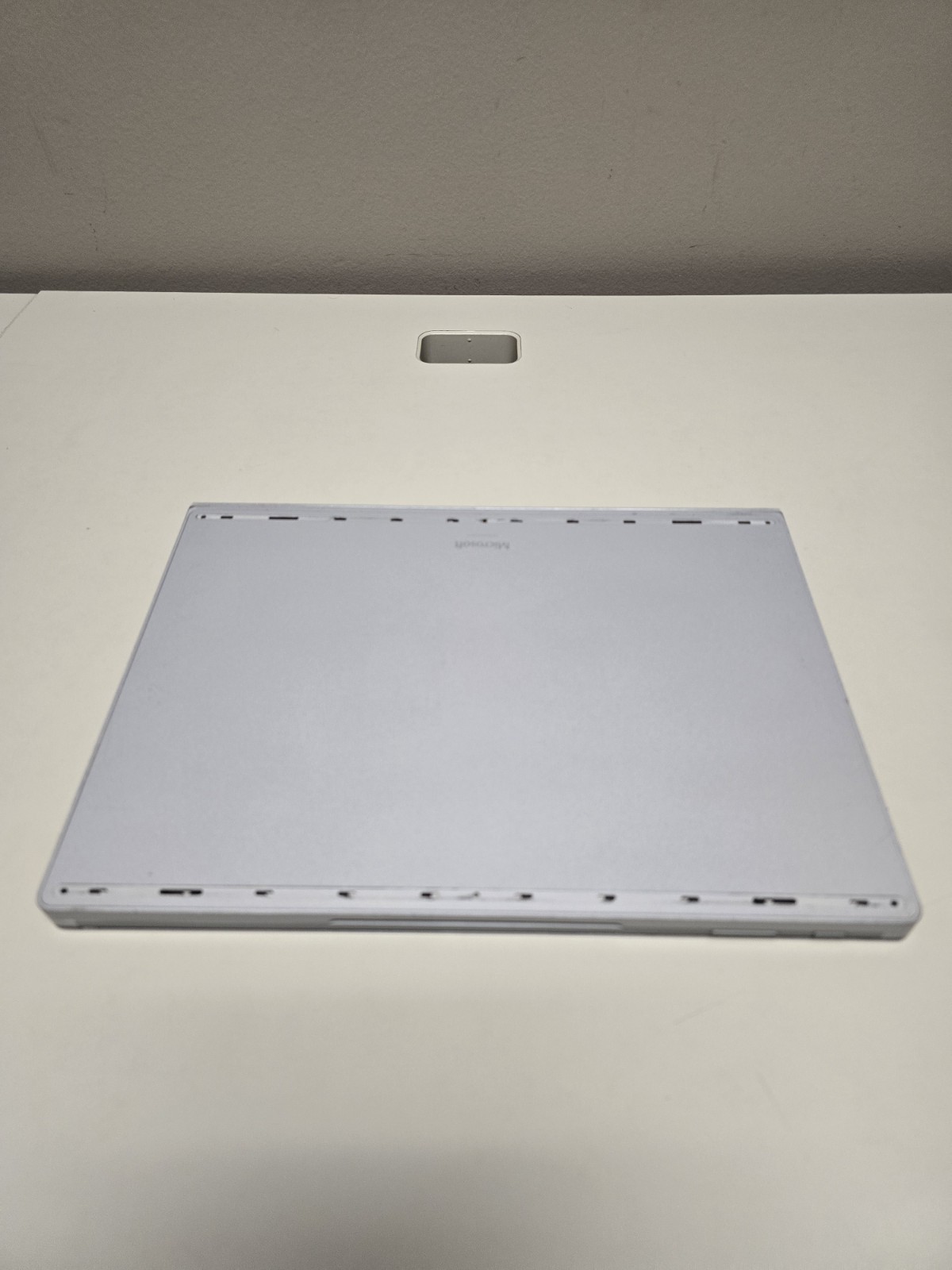 Read Microsoft Surface Book 2 | i7-8650U 8GB RAM 256GB SSD | NVIDIA 1050 Backlit
