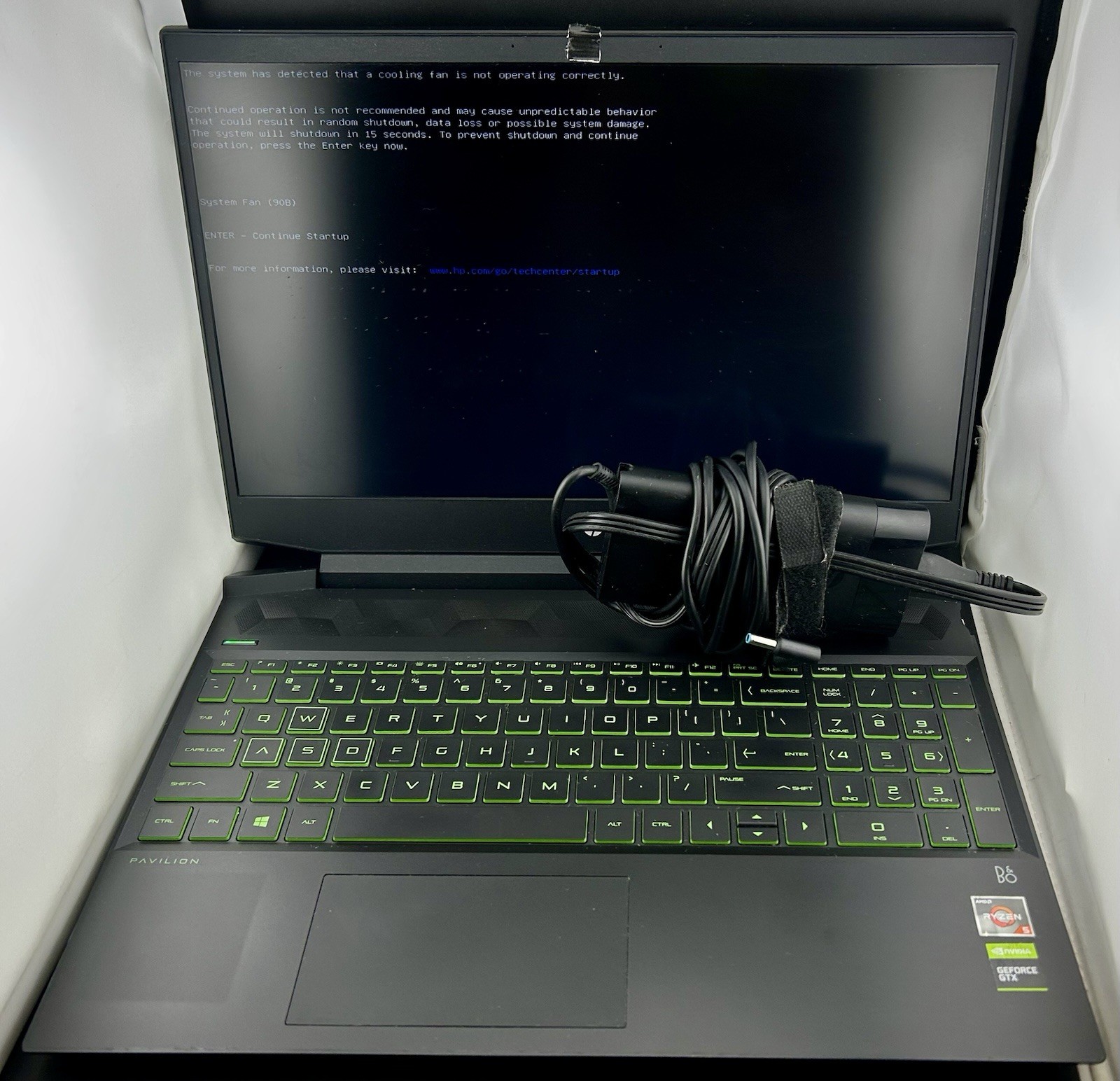 HP Pavilion Gaming Laptop 15 ec0xxx AMD Ryzen 3550H Radeon Vega 128GB (read)