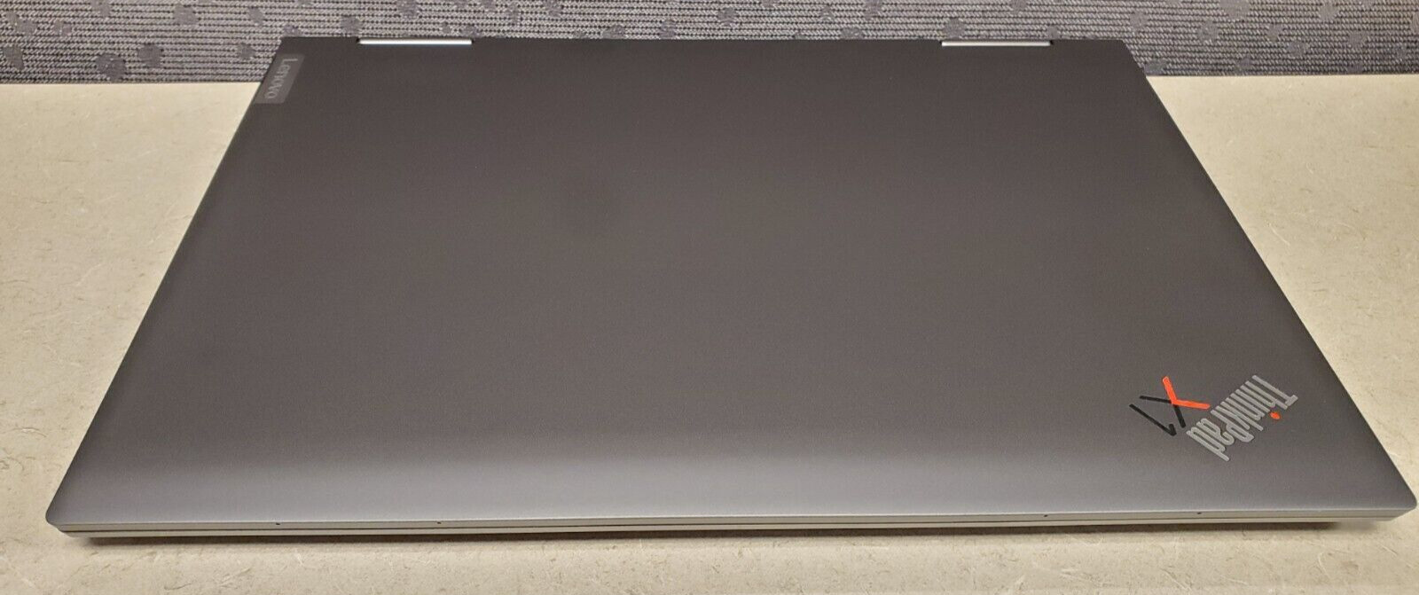 Lenovo ThinkPad X1 Yoga G6 laptop w/power adapter