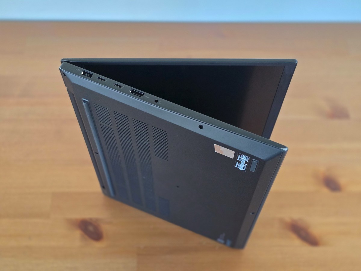 Lenovo ThinkPad P1 Gen 6 i7-13700H 16″ 1920×1200 16GB NVIDIA RTX A1000