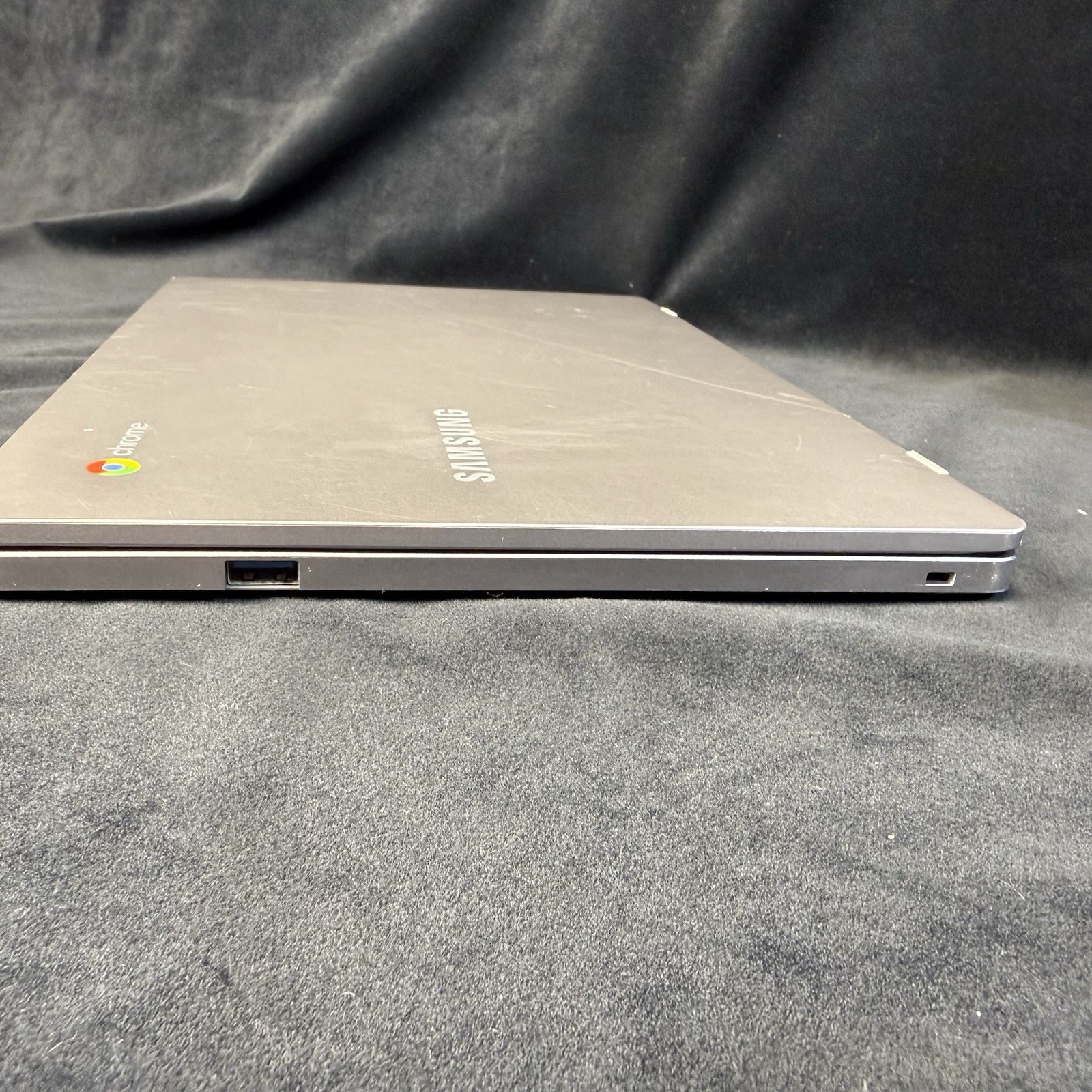 SAMSUNG XE310XBA Chromebook 4 11.6″ Intel Celeron N4000 32GB Storage | W/Case