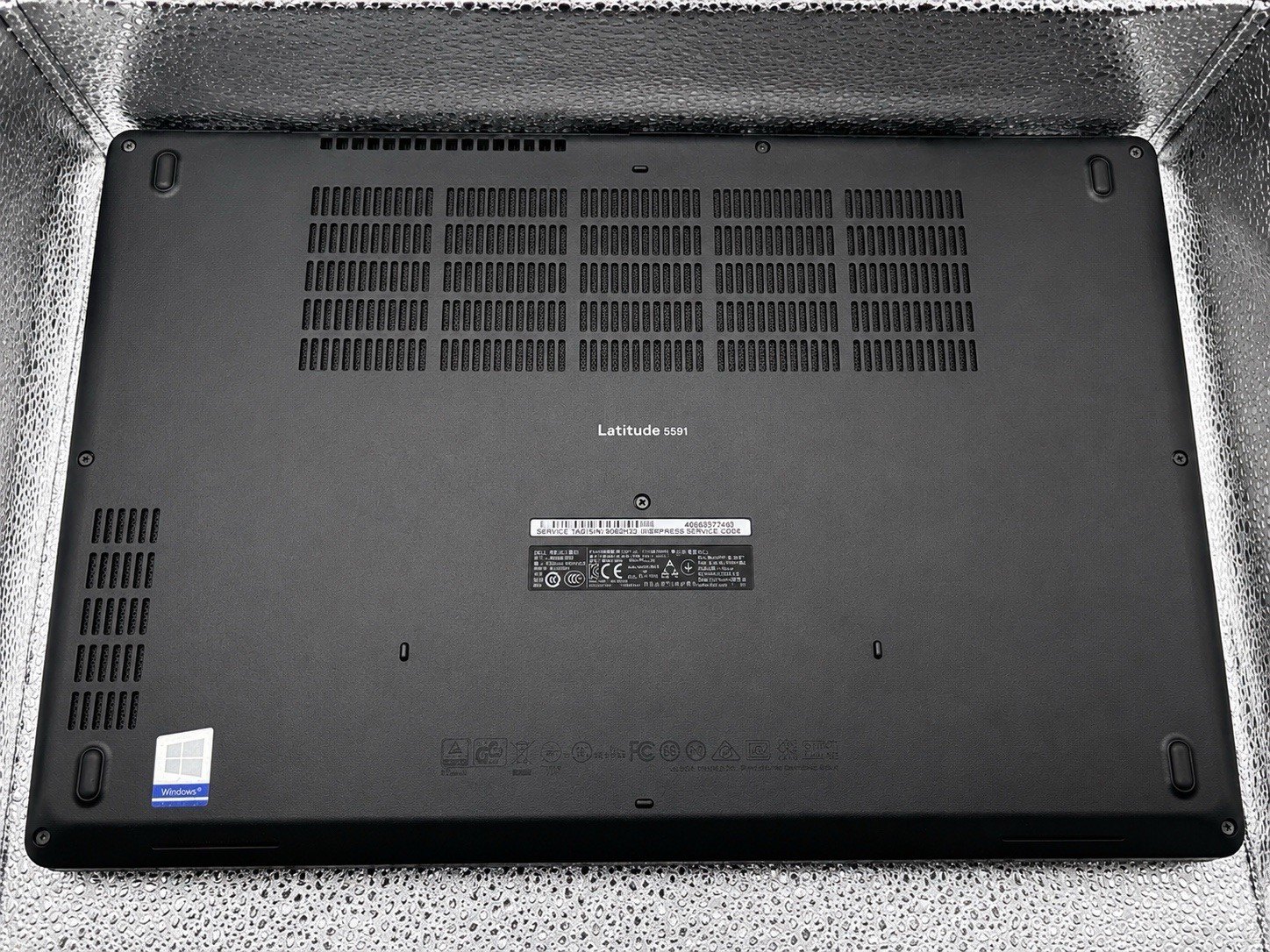Dell Latitude 5591 i7-8850H 2.60GHz 8GB RAM 256GB SSD Windows 11 Pro Charger