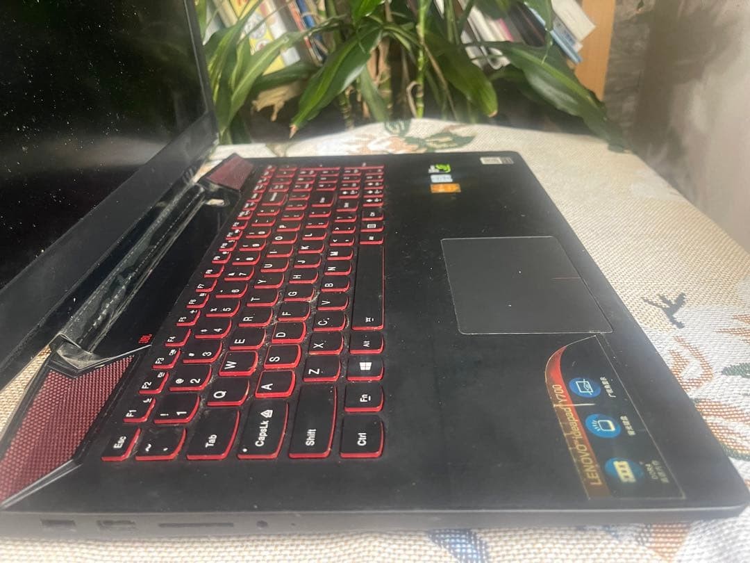 Lenovo Y700-15ISK 15.6″ i5-6300HQ 8GB RAM 256GB SSD+640GB HDD Nvidia GTX 960M